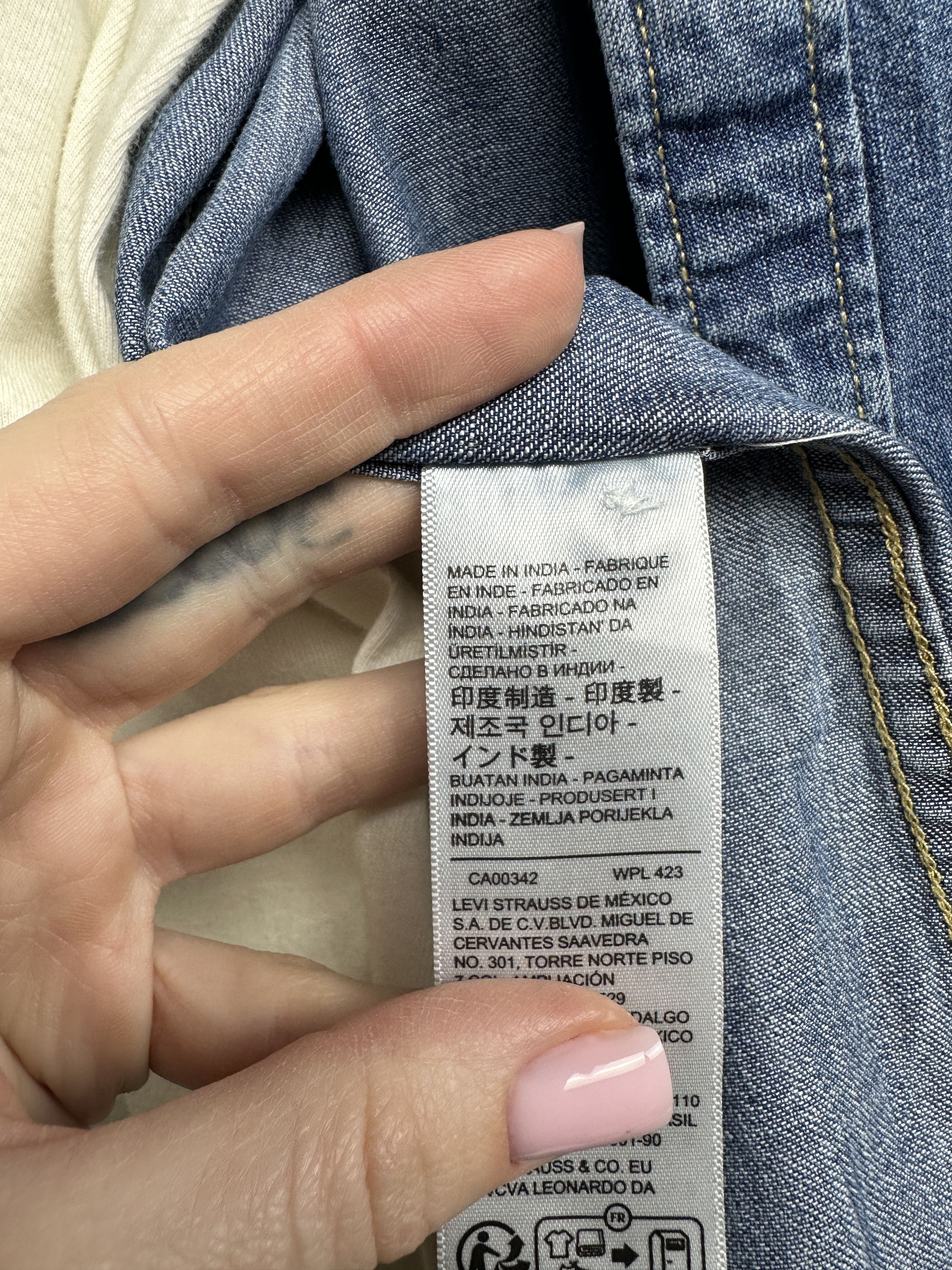 Levi's Levi's Vintage Mens Denim Shirt Jeans Size US XL / EU 56 / 4 - 7 Thumbnail