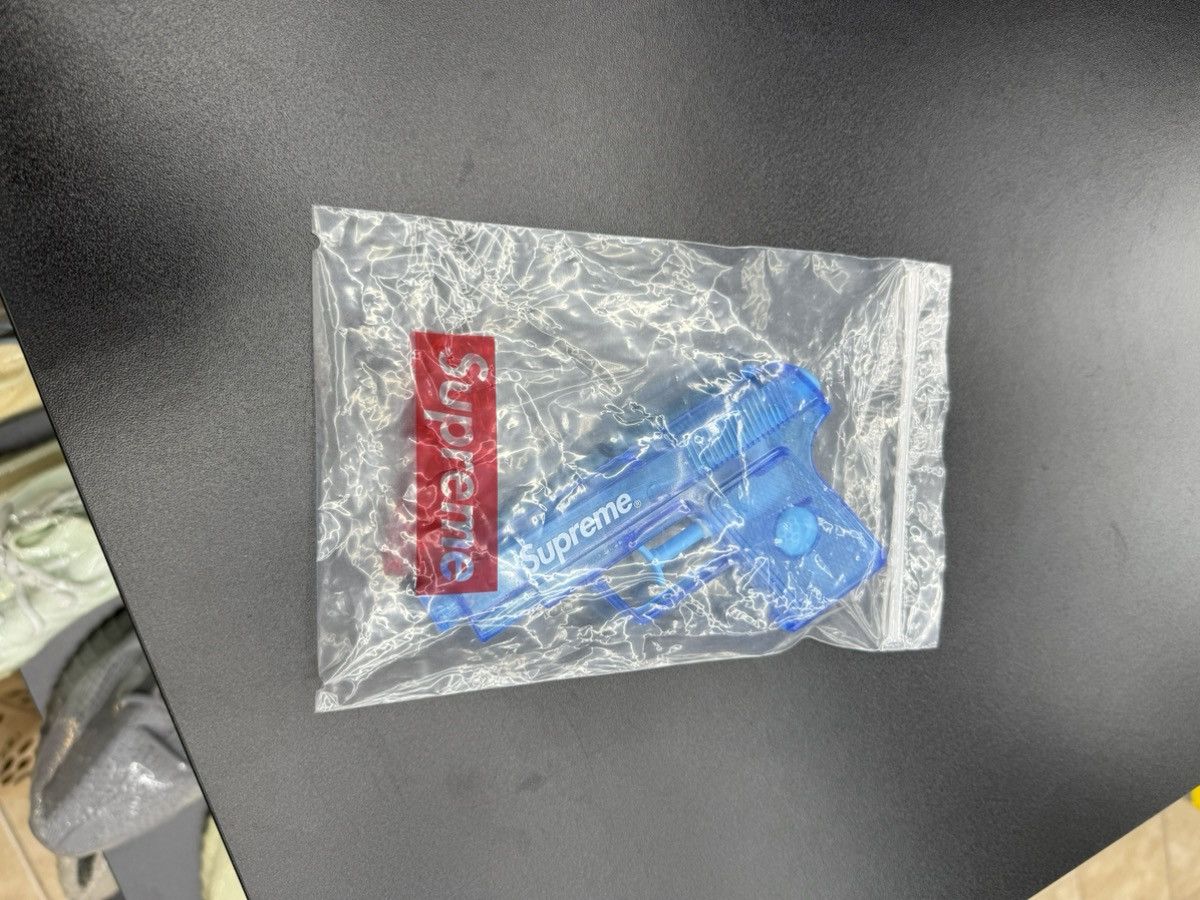 Supreme 2011 Supreme Water Gun Set Red & Blue New RARE! 🔥 Size ONE SIZE - 5 Thumbnail