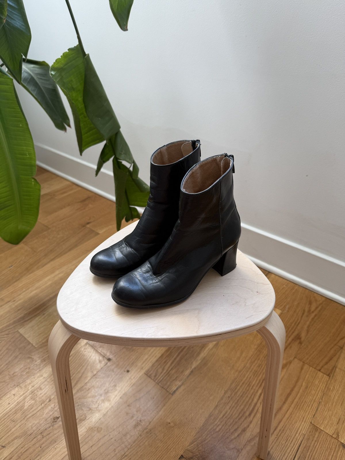 About Arianne About Arianne Soft Black Leather Ankle Boots Size US 7 / IT 37 - 1 Thumbnail