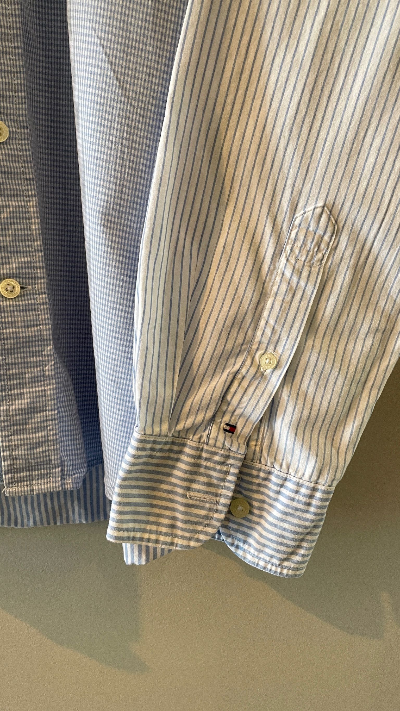 Tommy Hilfiger BLUE AND WHITE SHIRT TOMMY HILFIGER (L) Size US L / EU 52-54 / 3 - 2 Thumbnail