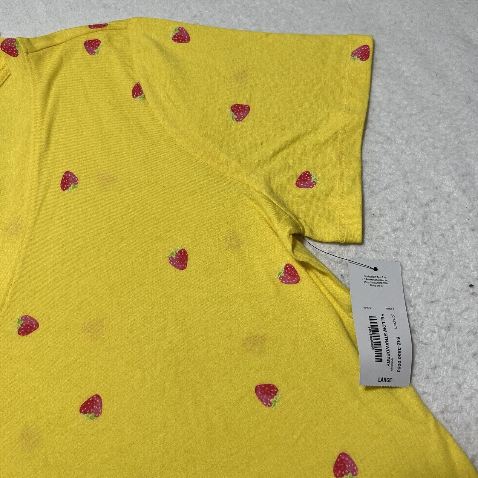Other a.n.a. Large V-Neck Tee Strawberry Pattern Yellow T Shirt Size L / US 10 / IT 46 - 4 Thumbnail