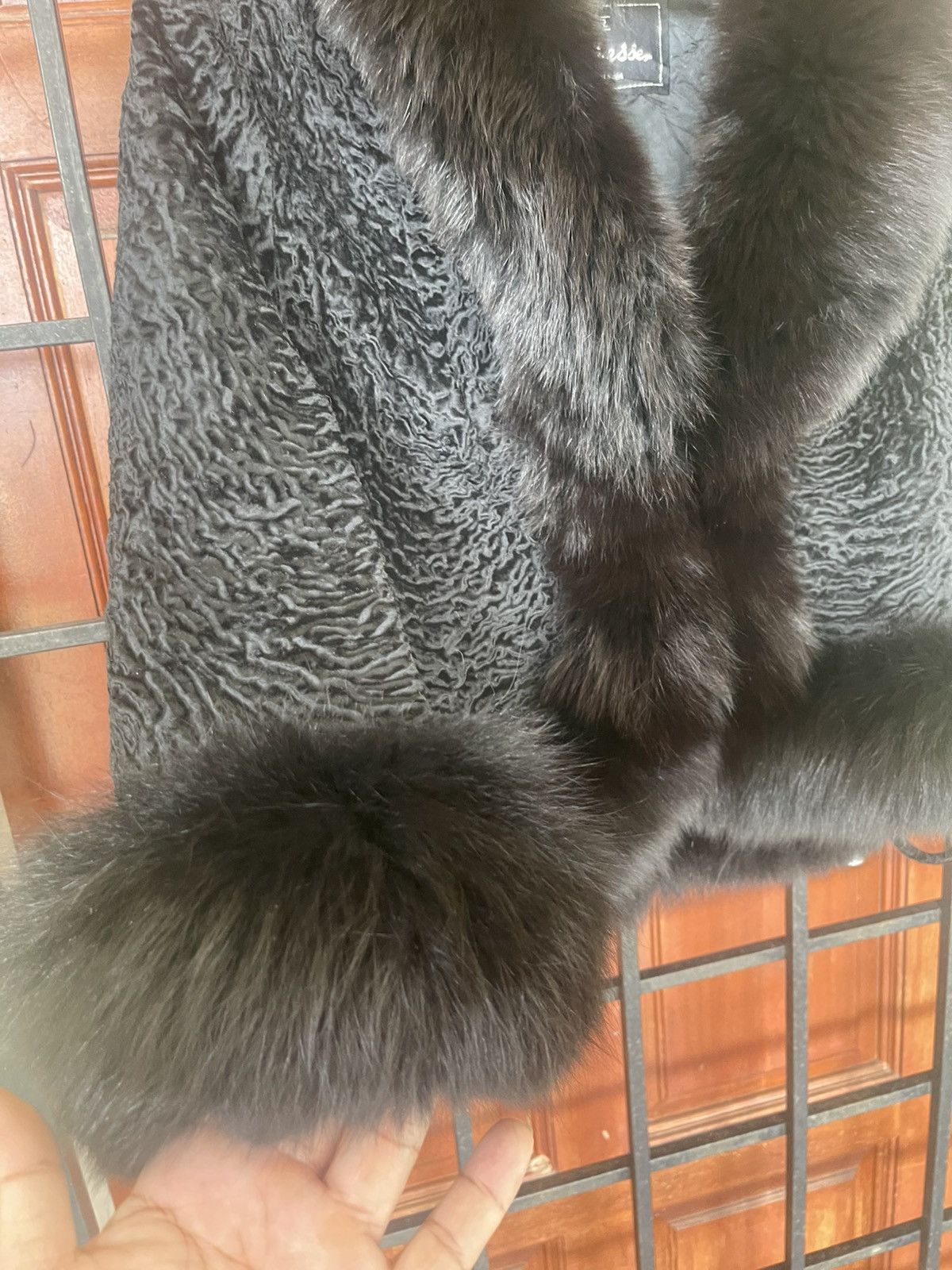 Designer × Japanese Brand × Vintage Very rare ALL BLACK FUR SHOULDER CAPE from FIANCESSE FUR Size ONE SIZE - 4 Thumbnail
