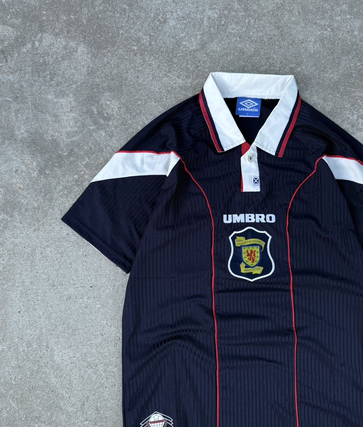 Umbro Vintage Umbro Scotland streetwear rare 90s soccer jersey Size US L / EU 52-54 / 3 - 5 Thumbnail