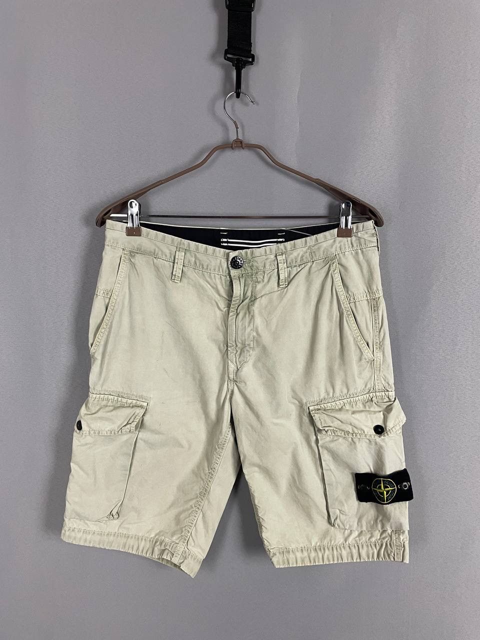 Stone Island Stone Island Cargo Shorts Beige Size US 30 / EU 46 - 1 Thumbnail