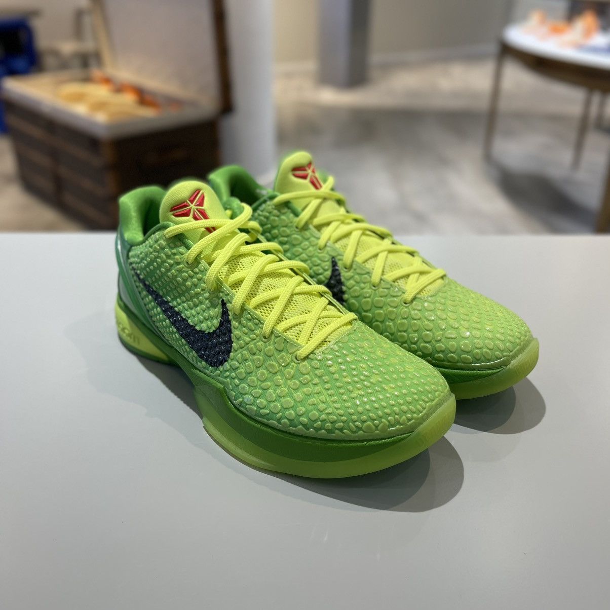 Nike Nike Kobe 6 Protro Grinch (2020) Size US 10.5 / EU 43-44 - 4 Thumbnail