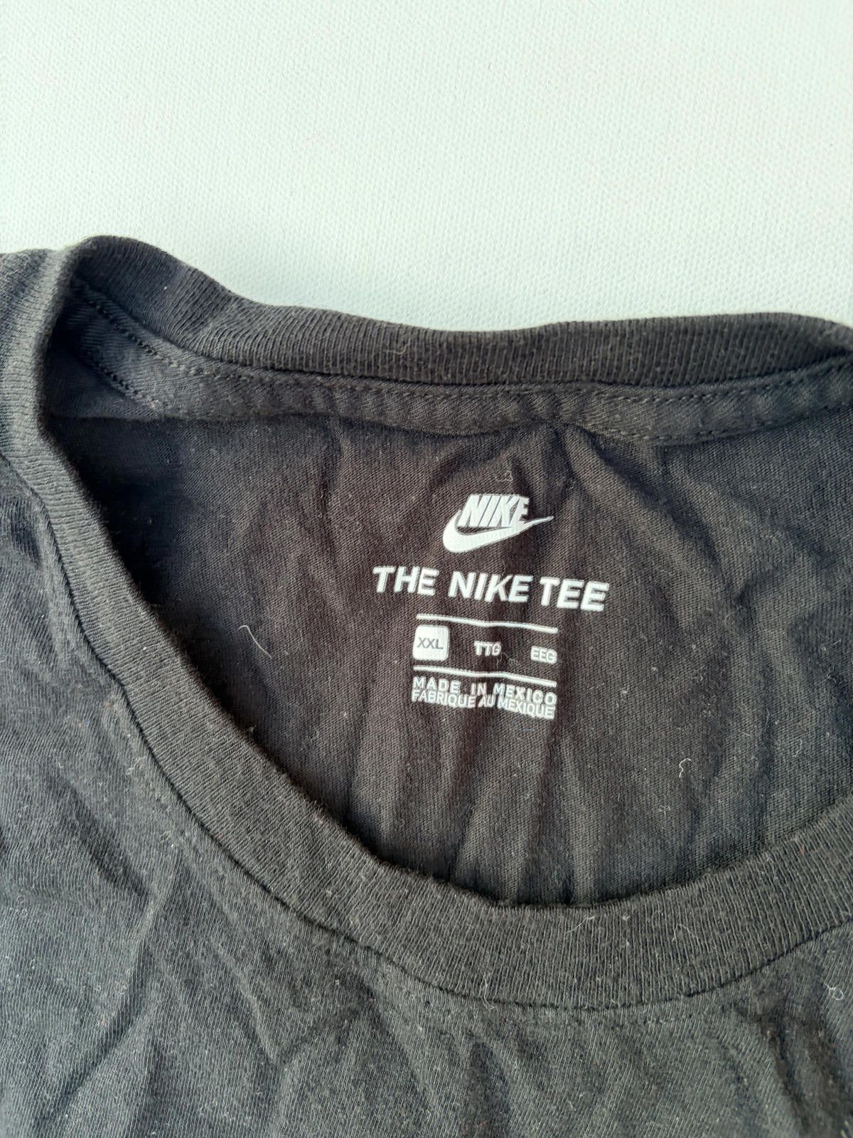 Other Nike Men's Black Graphic Swoosh Logo T-Shirt (Size 2XL) Size US XXL / EU 58 / 5 - 2 Thumbnail