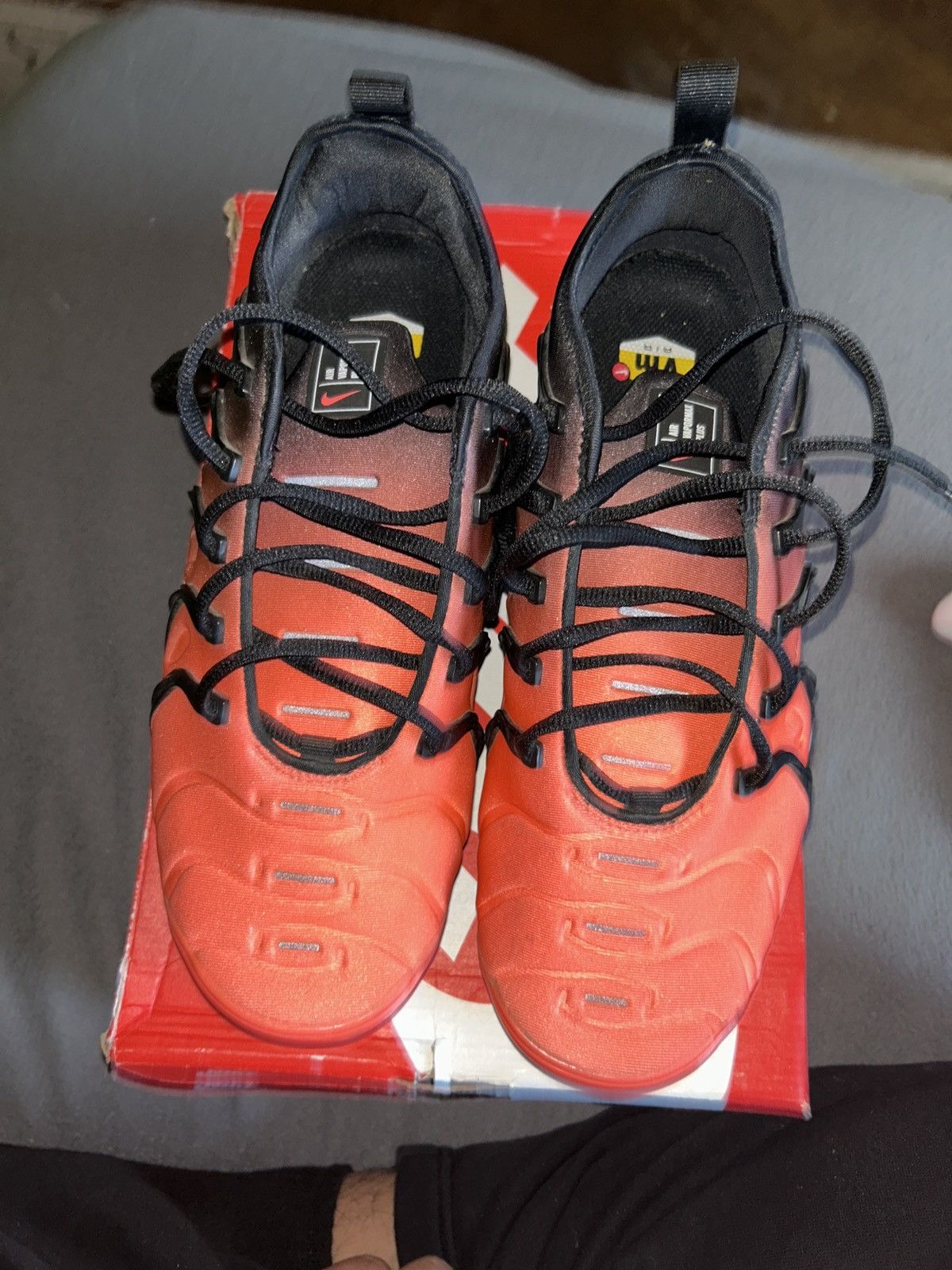 Nike NIKE AIR VAPORMAX PLUS Size US 10.5 / EU 43-44 - 2 Thumbnail