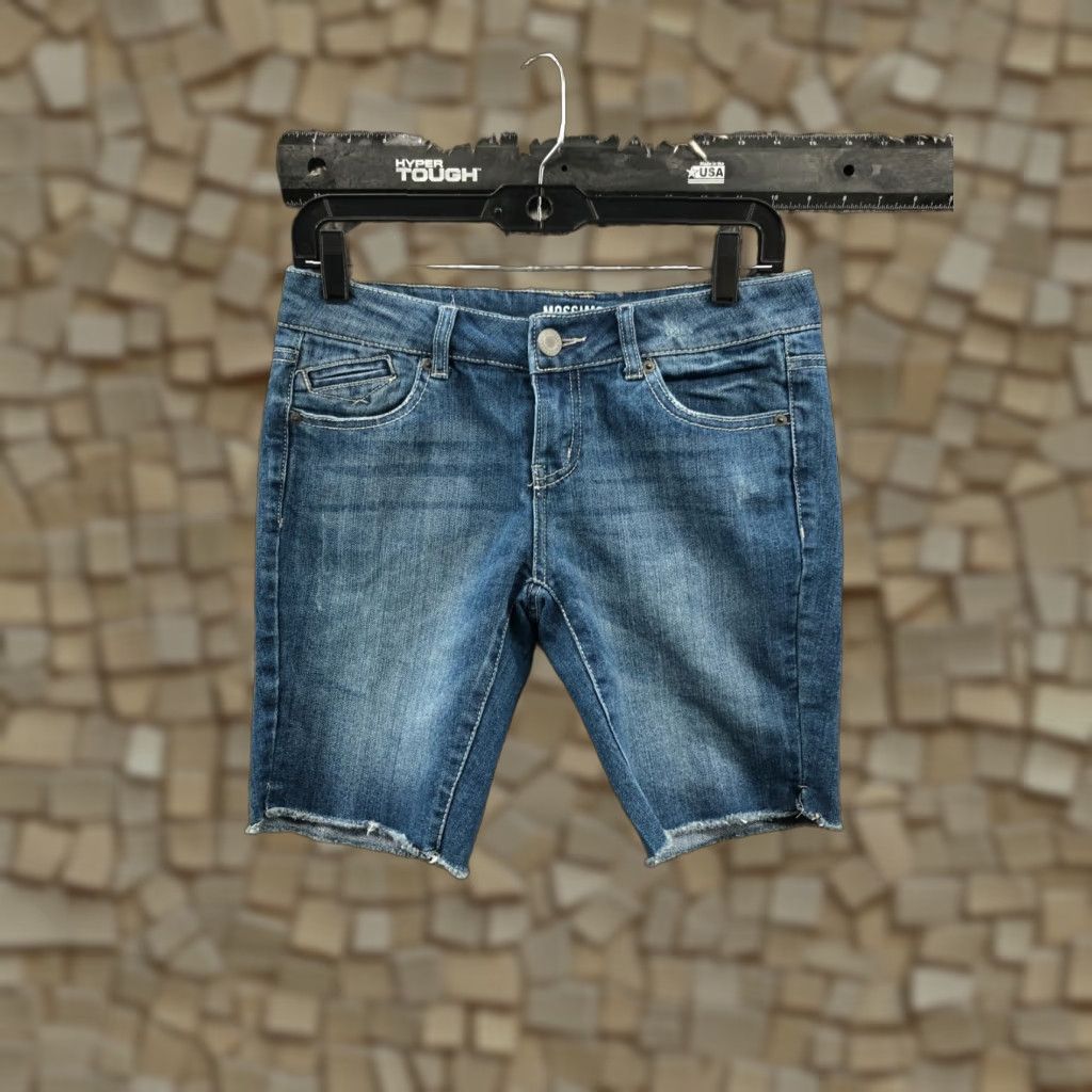 Mossimo Mossimo Bermuda Shorts Juniors Size 5 Mid Rise Medium Wash Blue Denim Jean Size 27" / US 4 / IT 40 - 1 Thumbnail