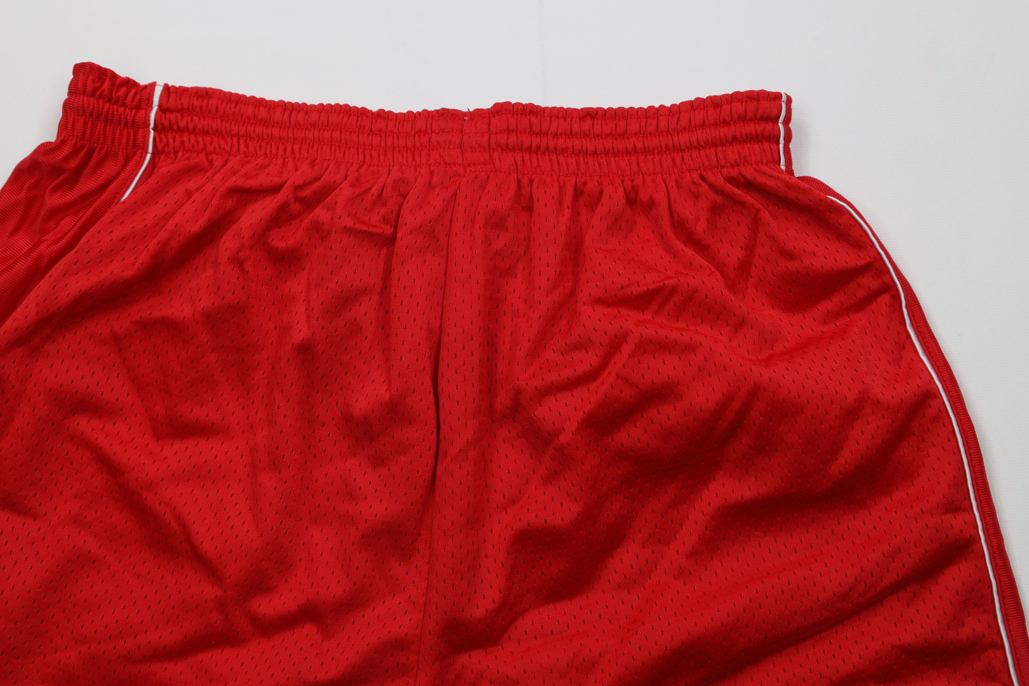 Champion Vintage 90s Champion Heavyweight Mesh Gym Basketball Shorts Size US 34 / EU 50 - 9 Thumbnail