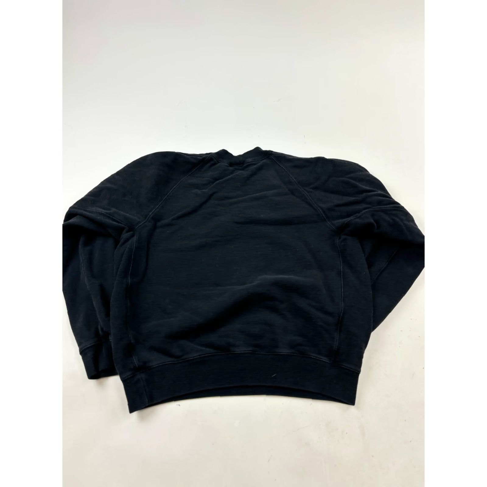 Uniqlo Uniqlo Sweatshirt Womens Medium Black Rose Emblem Long Sleeve Crew Neck Pullover Size M / US 6-8 / IT 42-44 - 2 Thumbnail
