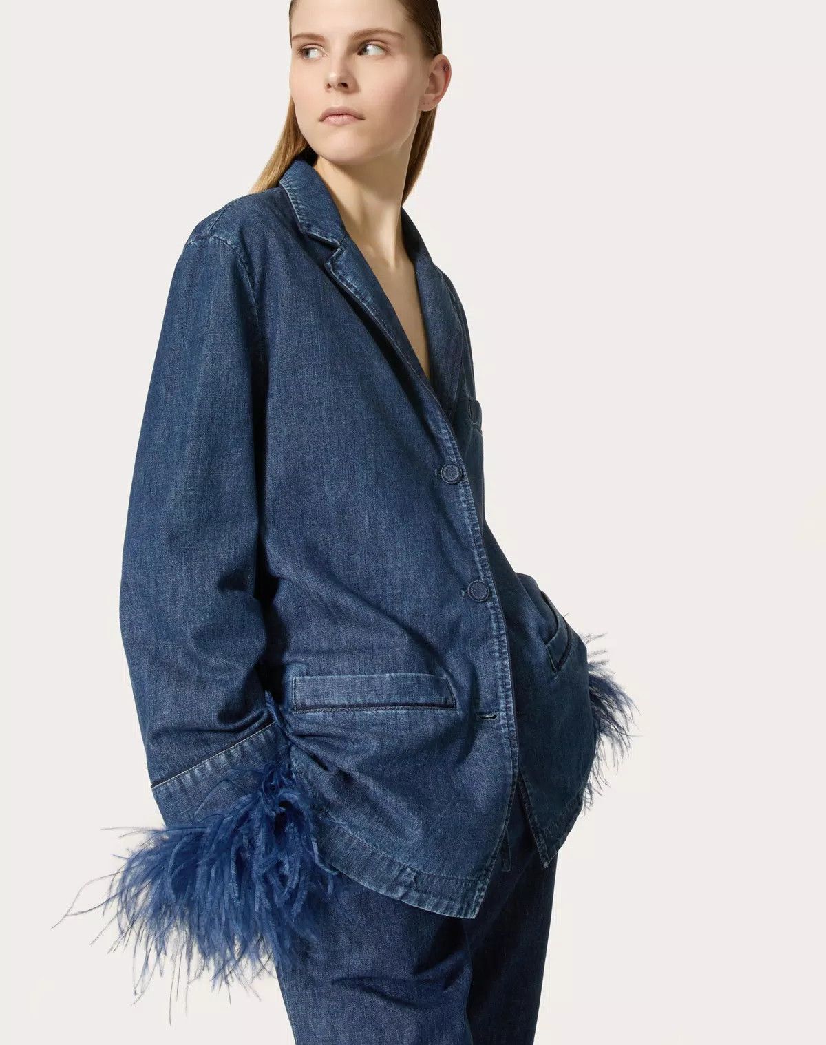 Valentino o1s1wg110625 Chambray Denim Shirt in Medium Blue Size M / US 6-8 / IT 42-44 - 5 Thumbnail