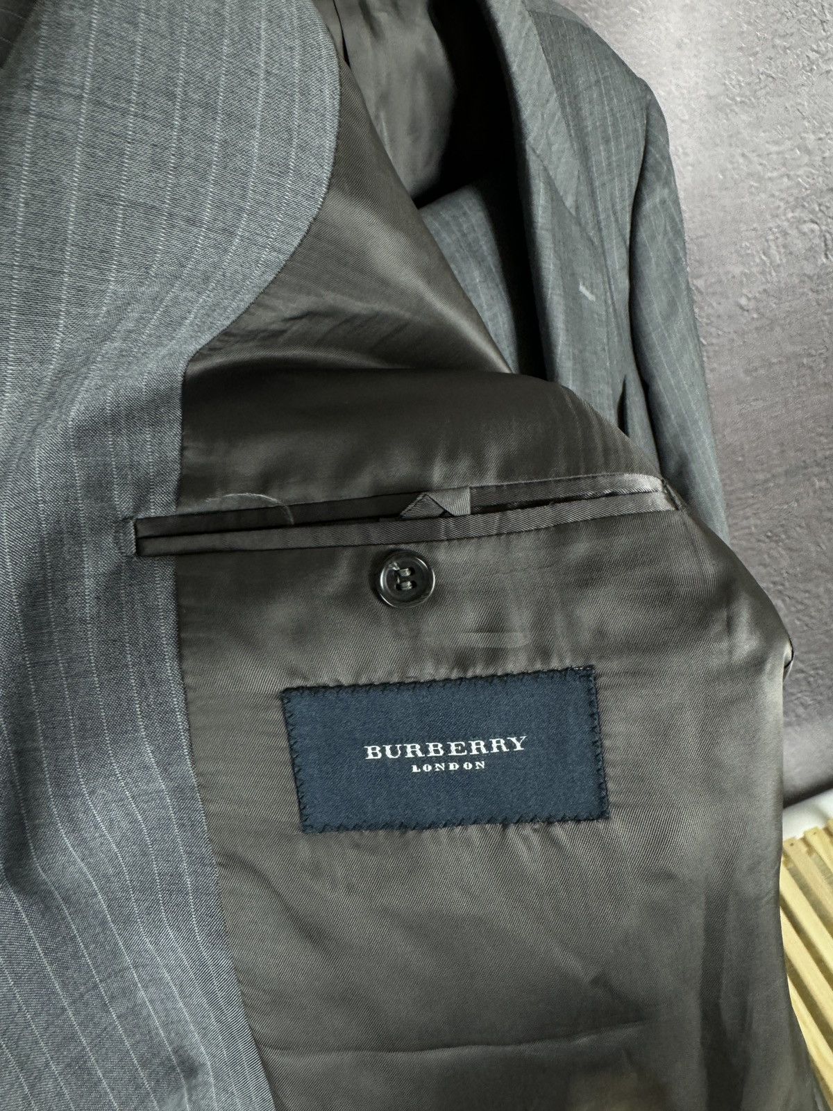 Burberry Burberry London wool silk striped grey 2 pcs suit 3 button Size 46R - 14 Thumbnail