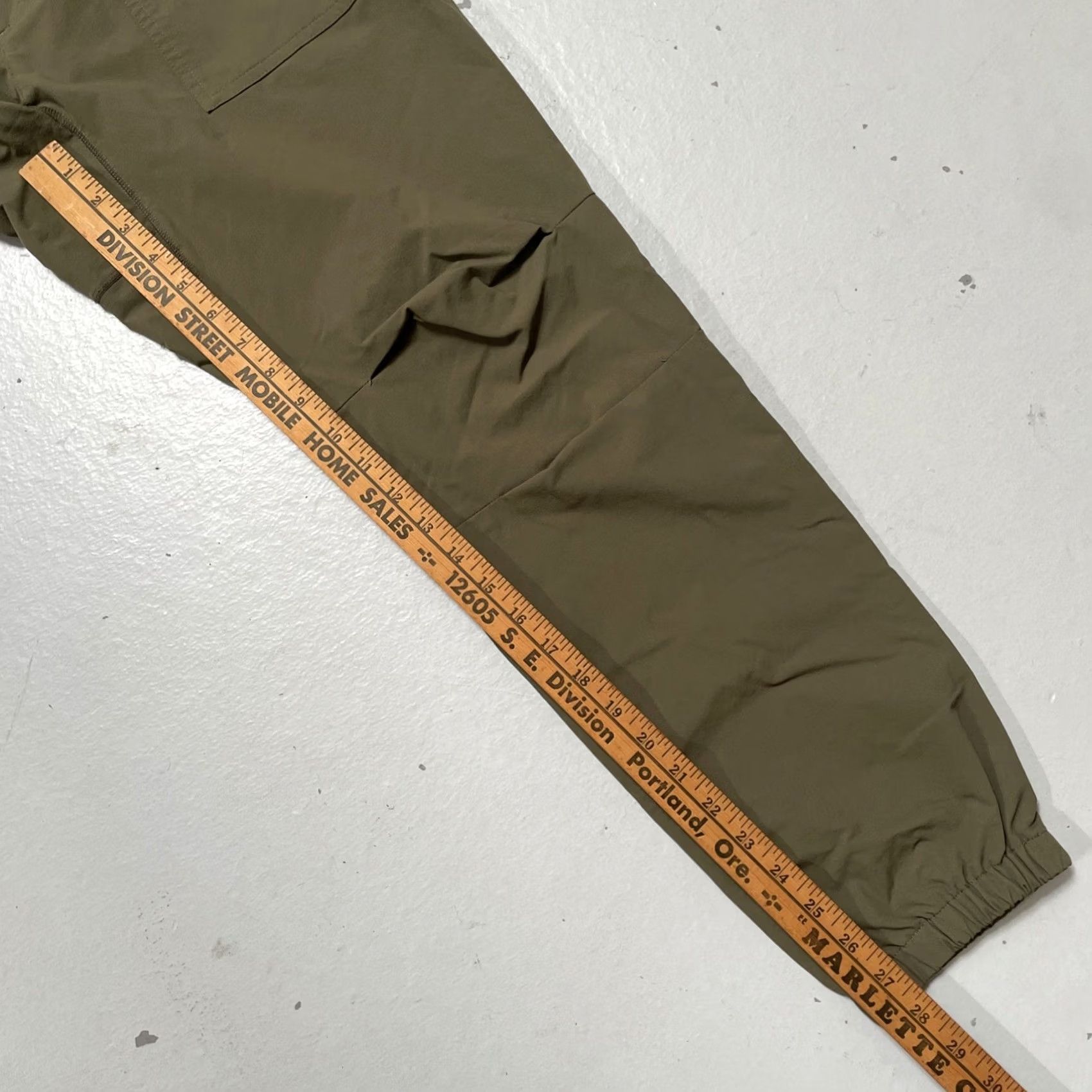 Vintage Beams Japan Tigora Nylon Belted Outdoor Camp Hiking Pants L Green Windbreaker Unisex Adults 30-32 Ready to Wear Size US 33 - 3 Thumbnail