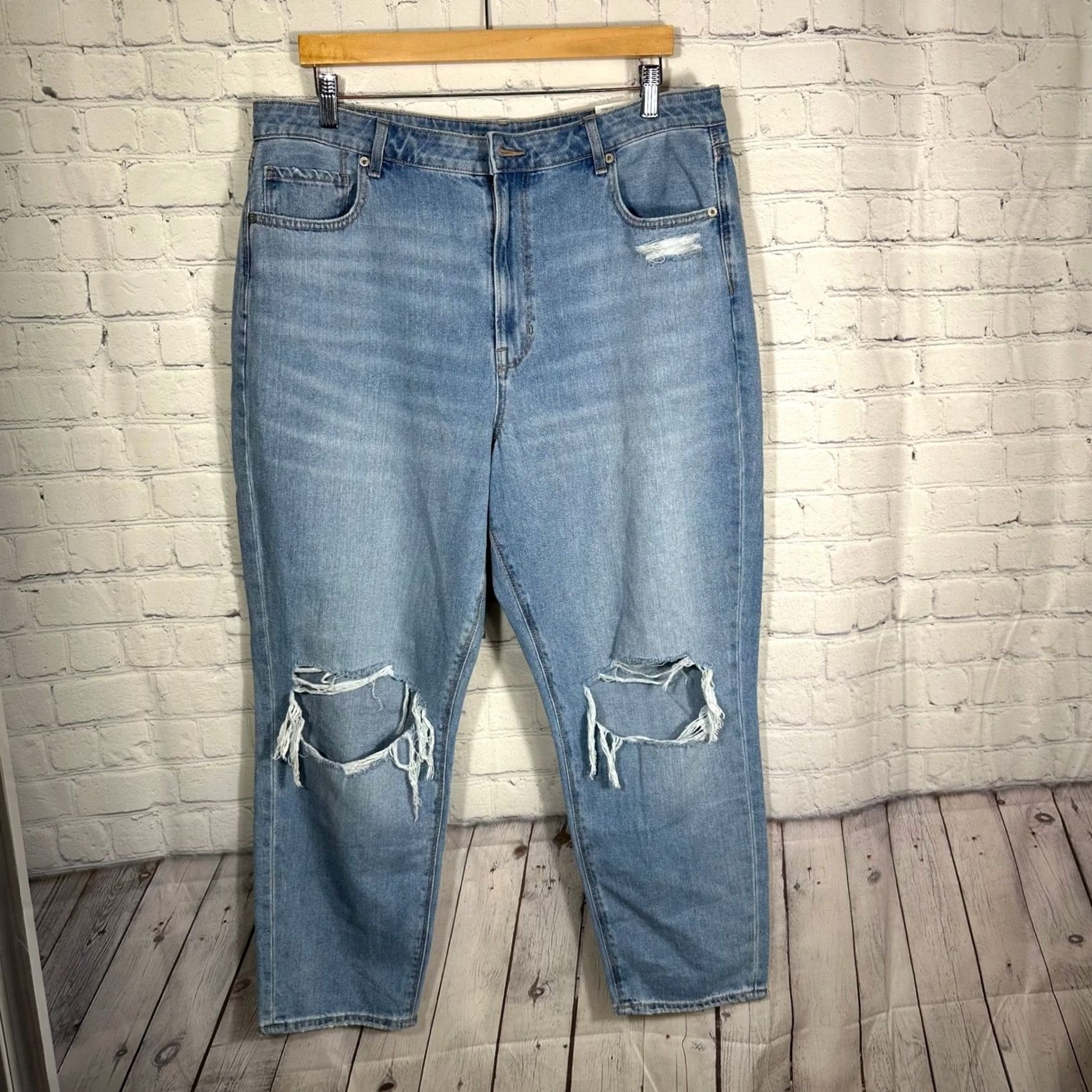 American Eagle Outfitters VINTAGE American Eagle Jeans Womens 18W High Rise Distressed Light Wash Denim 5-Pocket Size 40" / US 18 - 2 Thumbnail