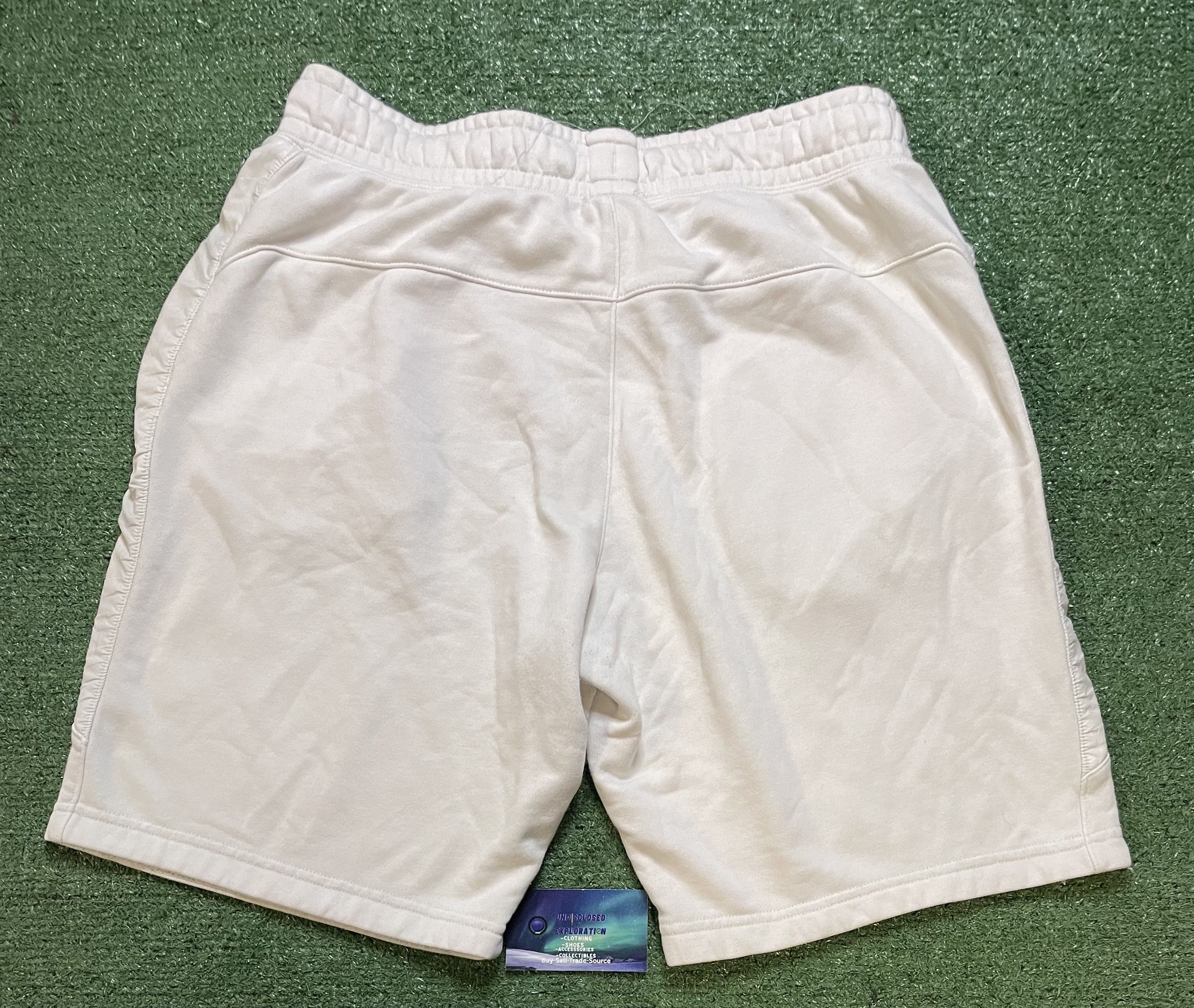 Nike Nike alumni white shorts Size US 34 / EU 50 - 2 Thumbnail