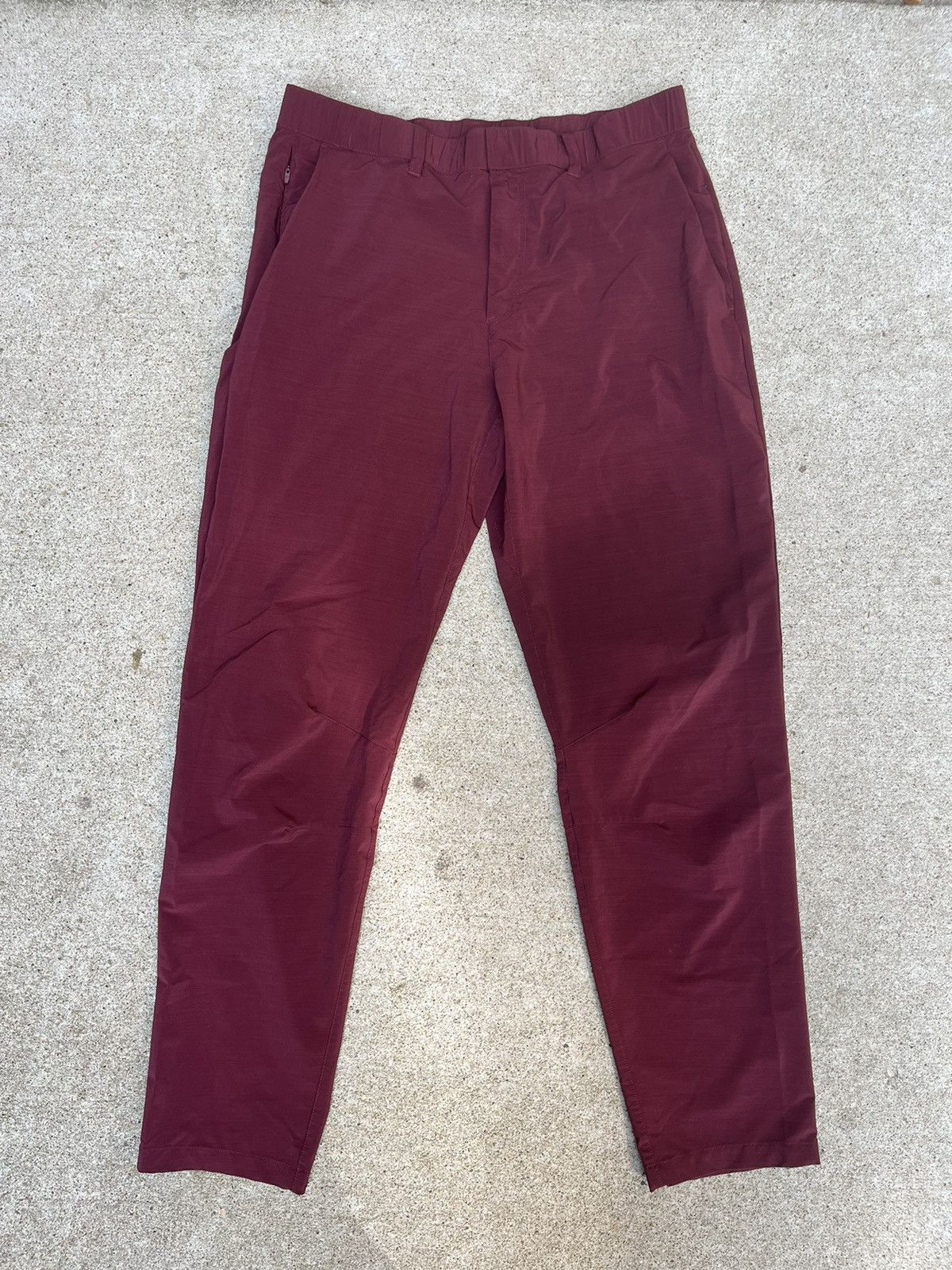 Fabletics Fabletics Maroon Workout Pants Size US 32 / EU 48 - 1 Thumbnail
