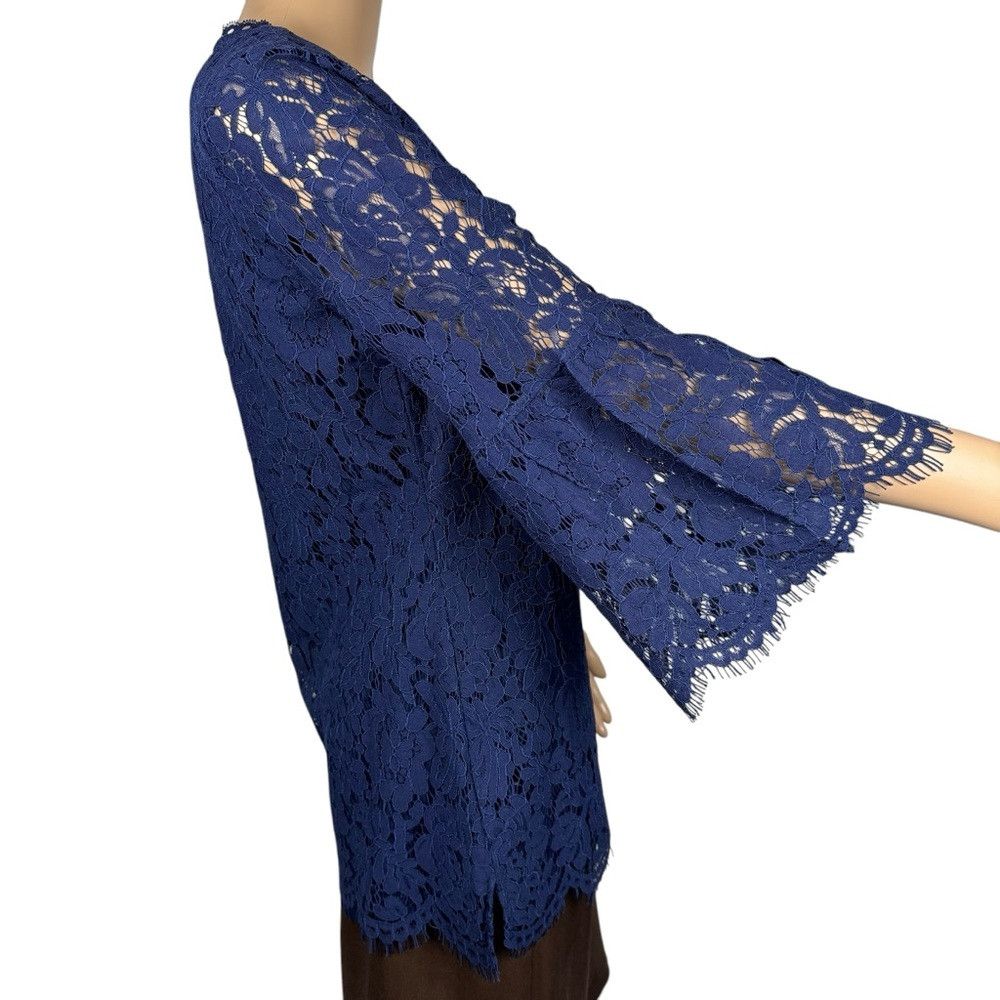 Isaac Mizrahi NWT New Isaac Mizrahi Floral Lace 3/4 Bell Sleeve Navy Tuni Size XXS / US 00 / IT 34 - 3 Thumbnail