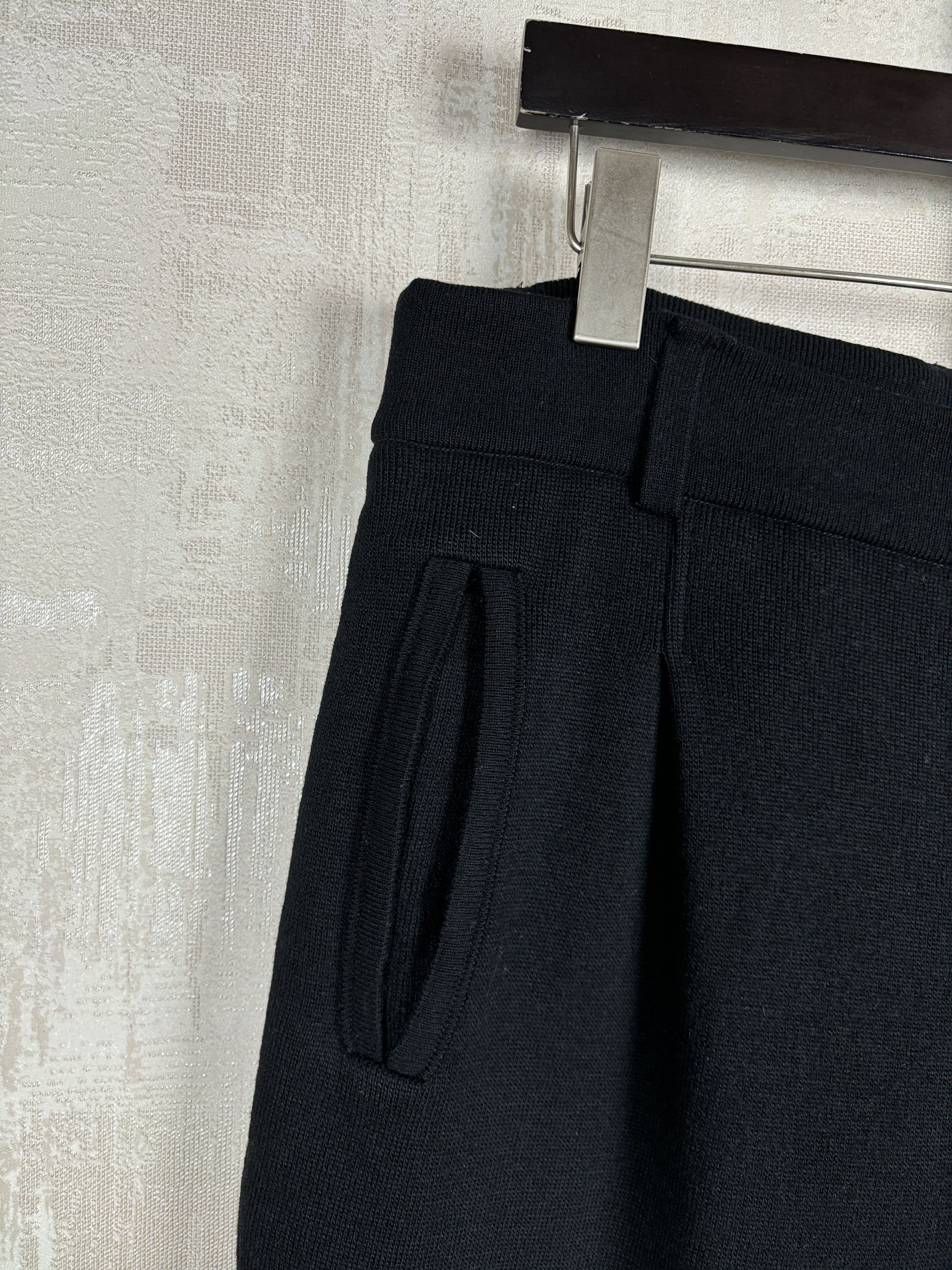 Dolce & Gabbana Dolce & Gabbana Wool Pants Joggers Size US 32 / EU 48 - 9 Thumbnail
