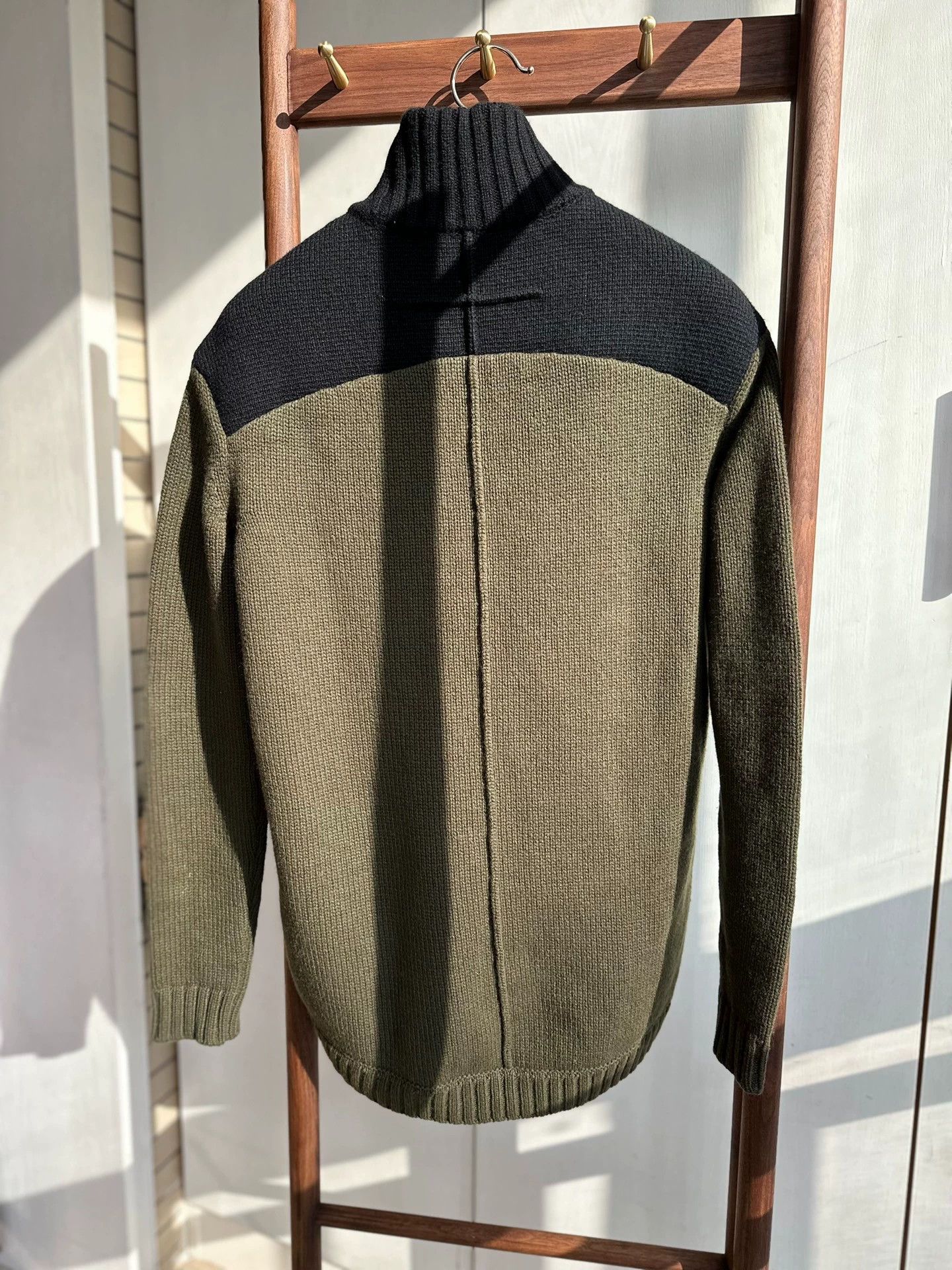 Givenchy Givenchy XS Wool Cashmere Sweater 95+ New Classic Size US XS / EU 42 / 0 - 3 Thumbnail