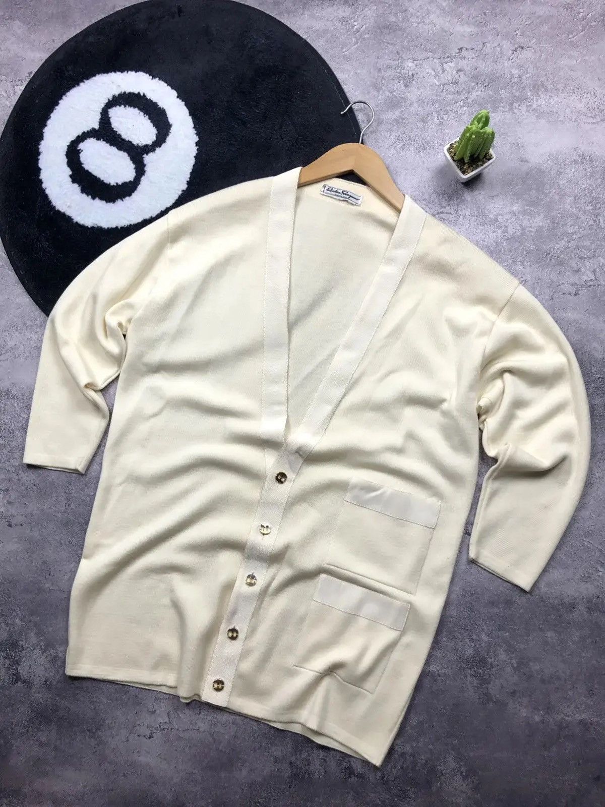 Salvatore Ferragamo SALVATORE FERRAGAMO Vintage Knitted Cardigan Beige Luxury Size US M / EU 48-50 / 2 - 1 Thumbnail