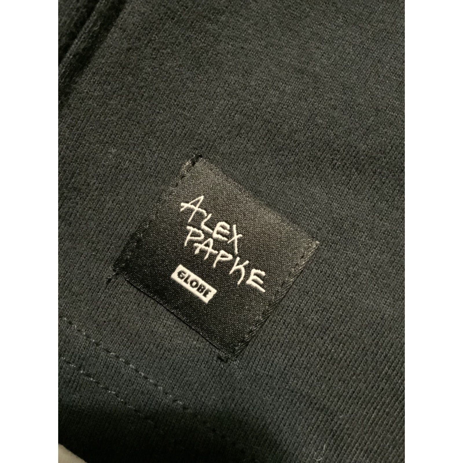 Globe VINTAGE Globe X Alex Papke Airplane Mode Skateboarding Fine Art Graphic L/S T-Shirt Sz.M Mens Black Size US M / EU 48-50 / 2 - 6 Thumbnail