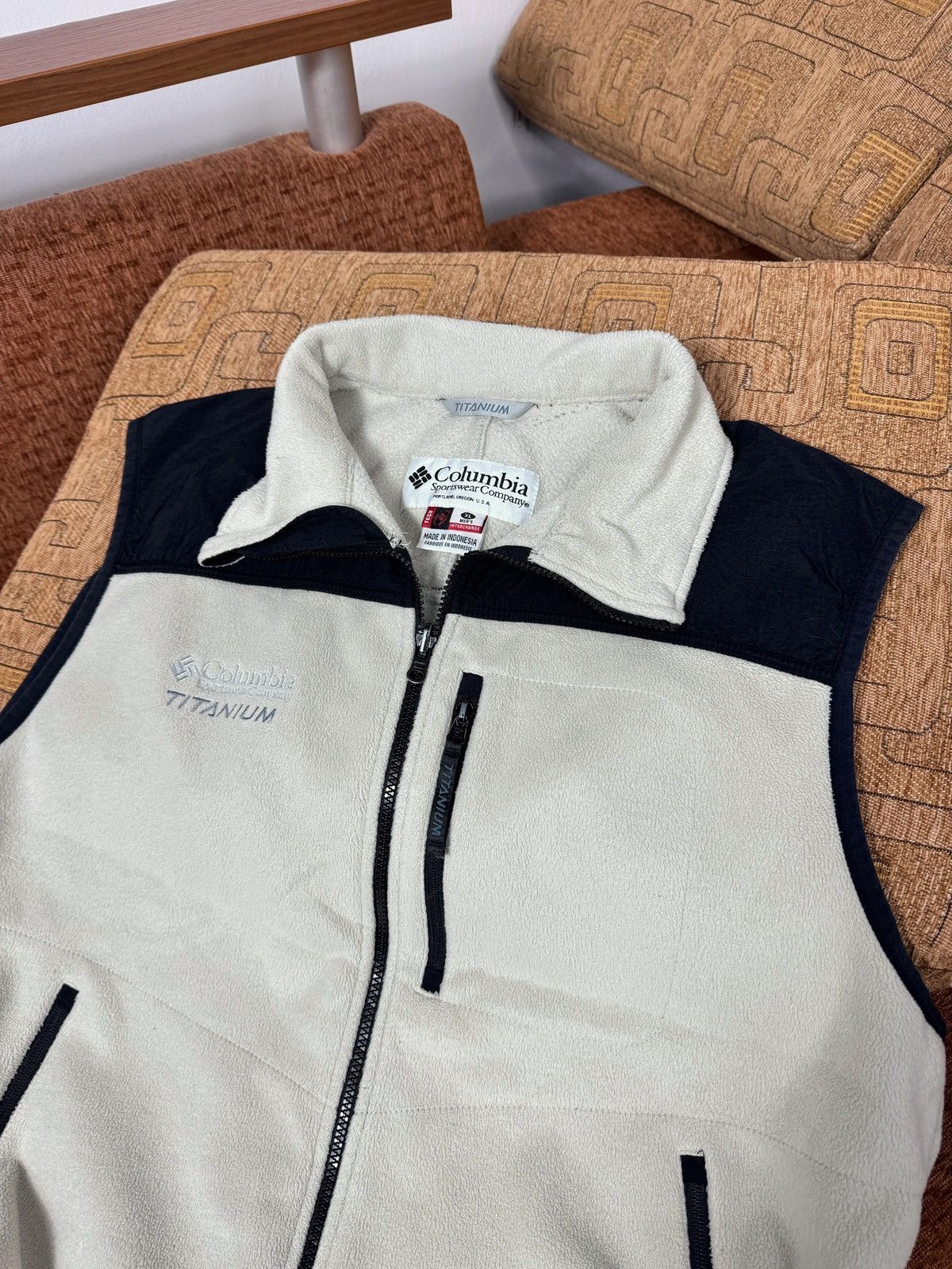 Columbia Columbia Titanium Vintage outdoor Vest Size US XL / EU 56 / 4 - 3 Thumbnail