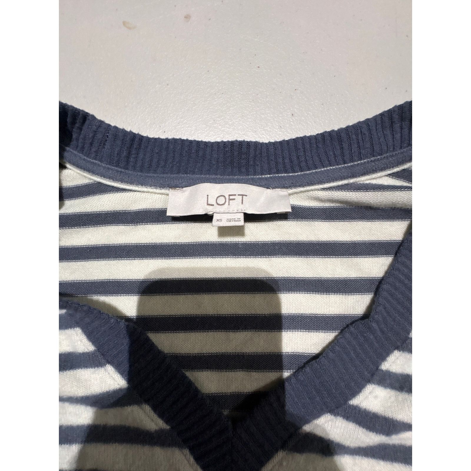 Loft LOFT Women’s XS Blue White V-Neck Sweater Long Sleeve Size XS / US 0-2 / IT 36-38 - 3 Thumbnail