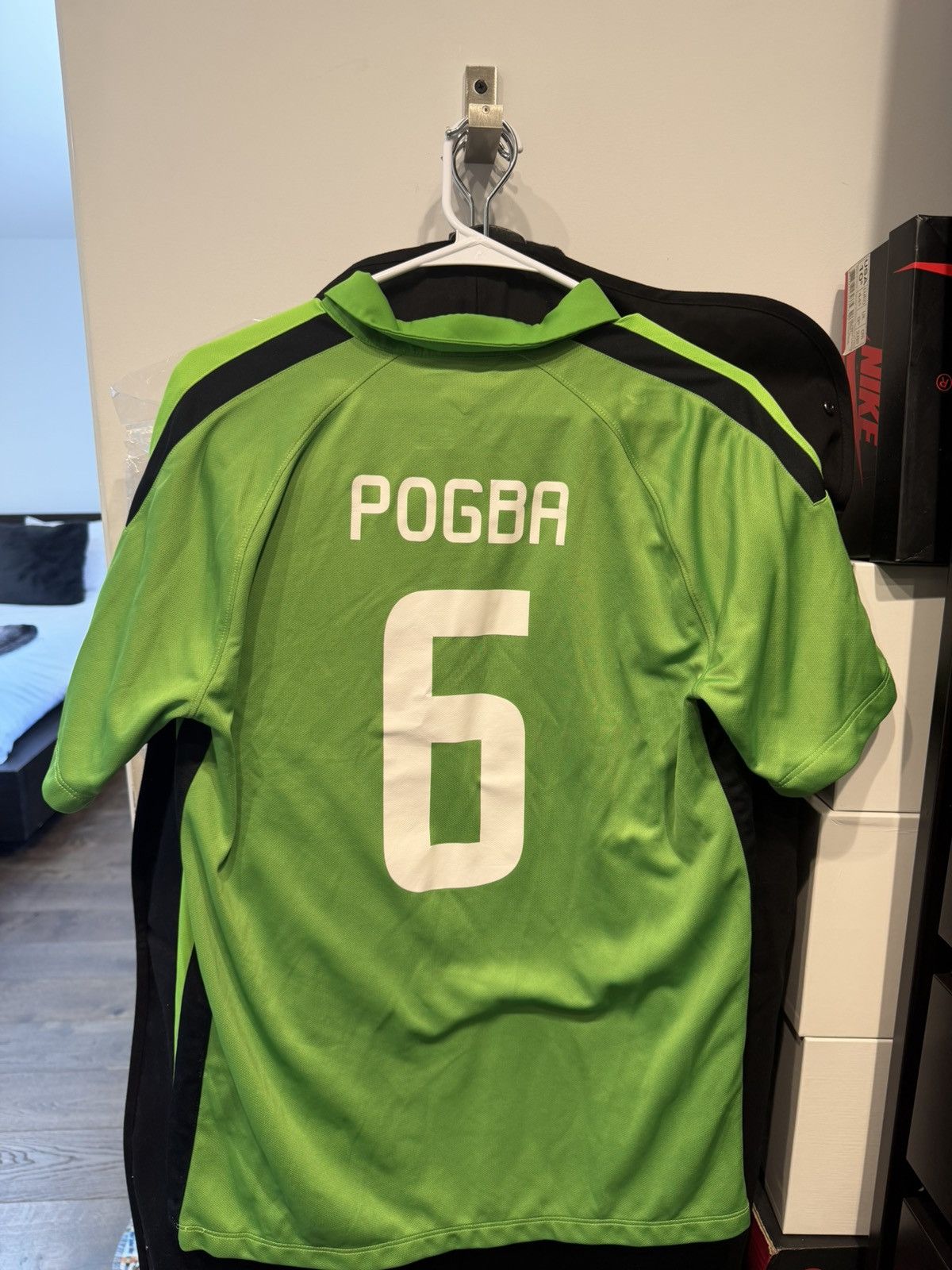 Nike Juventus Pogba Kit 2014/15 Season Size US M / EU 48-50 / 2 - 3 Thumbnail