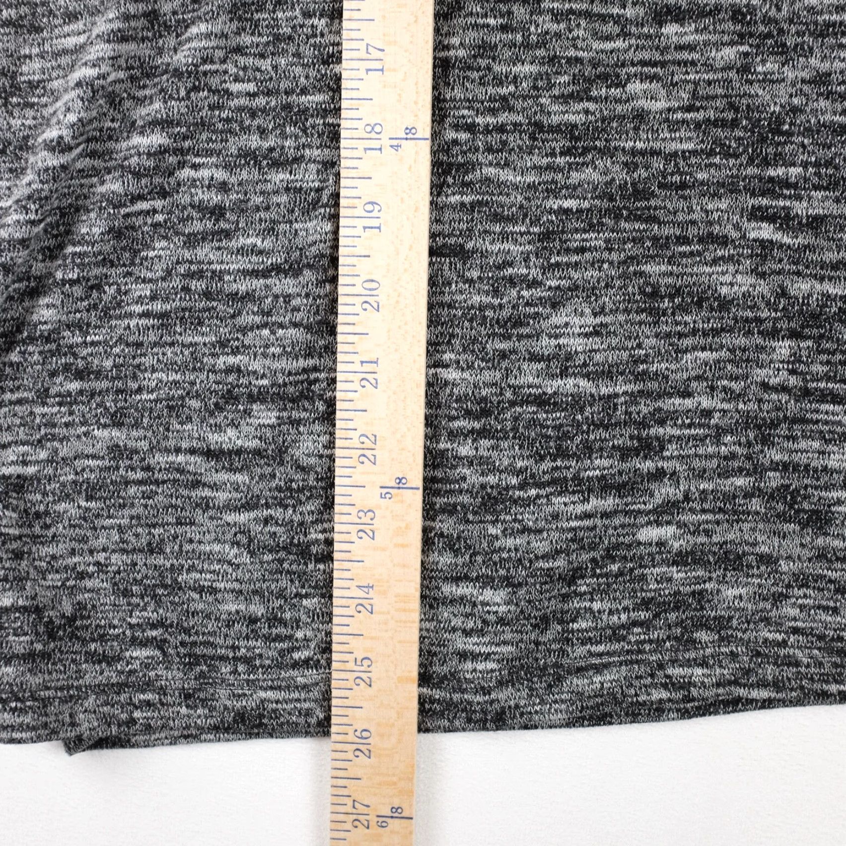 Old Navy Old Navy Shirt Gray V-Neck 3/4 Sleeve Womens Size L Size L / US 10 / IT 46 - 4 Thumbnail