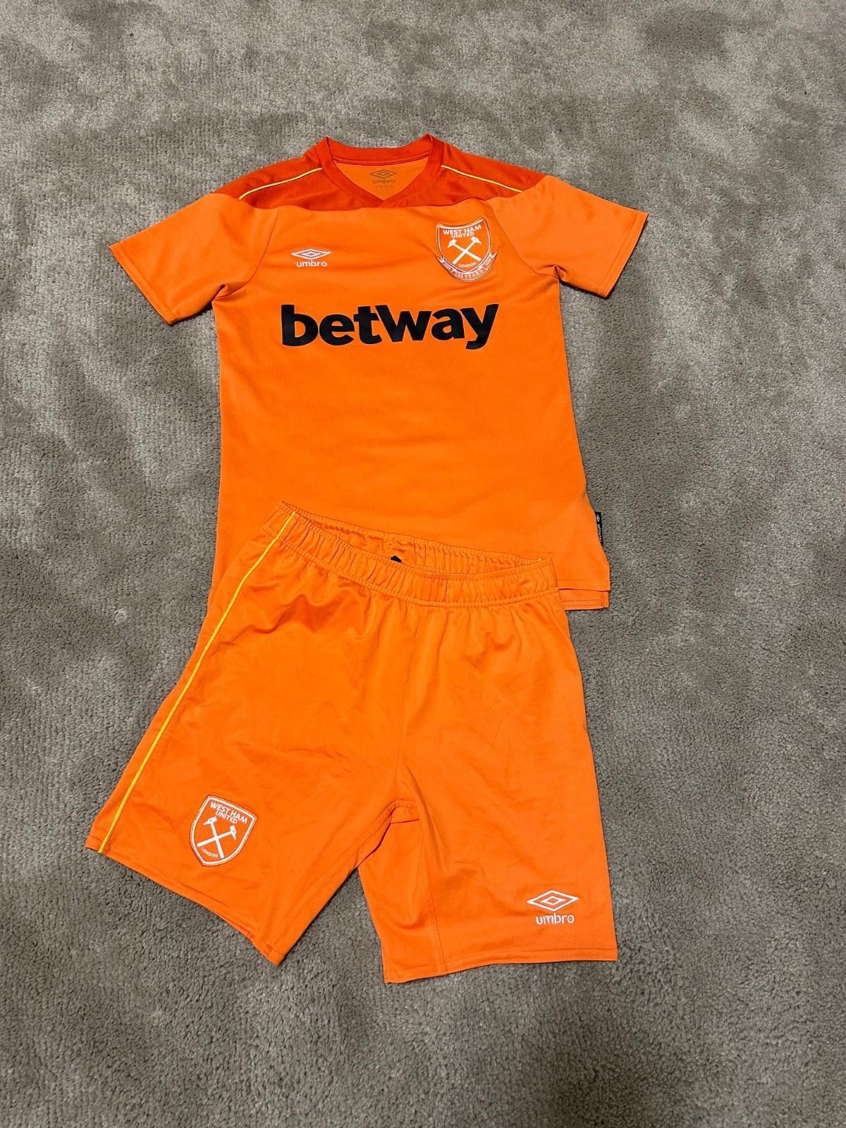 Umbro Umbro West Ham United 2020 Goalkeeper Football Shirt Jersey Size US S / EU 44-46 / 1 - 1 Thumbnail