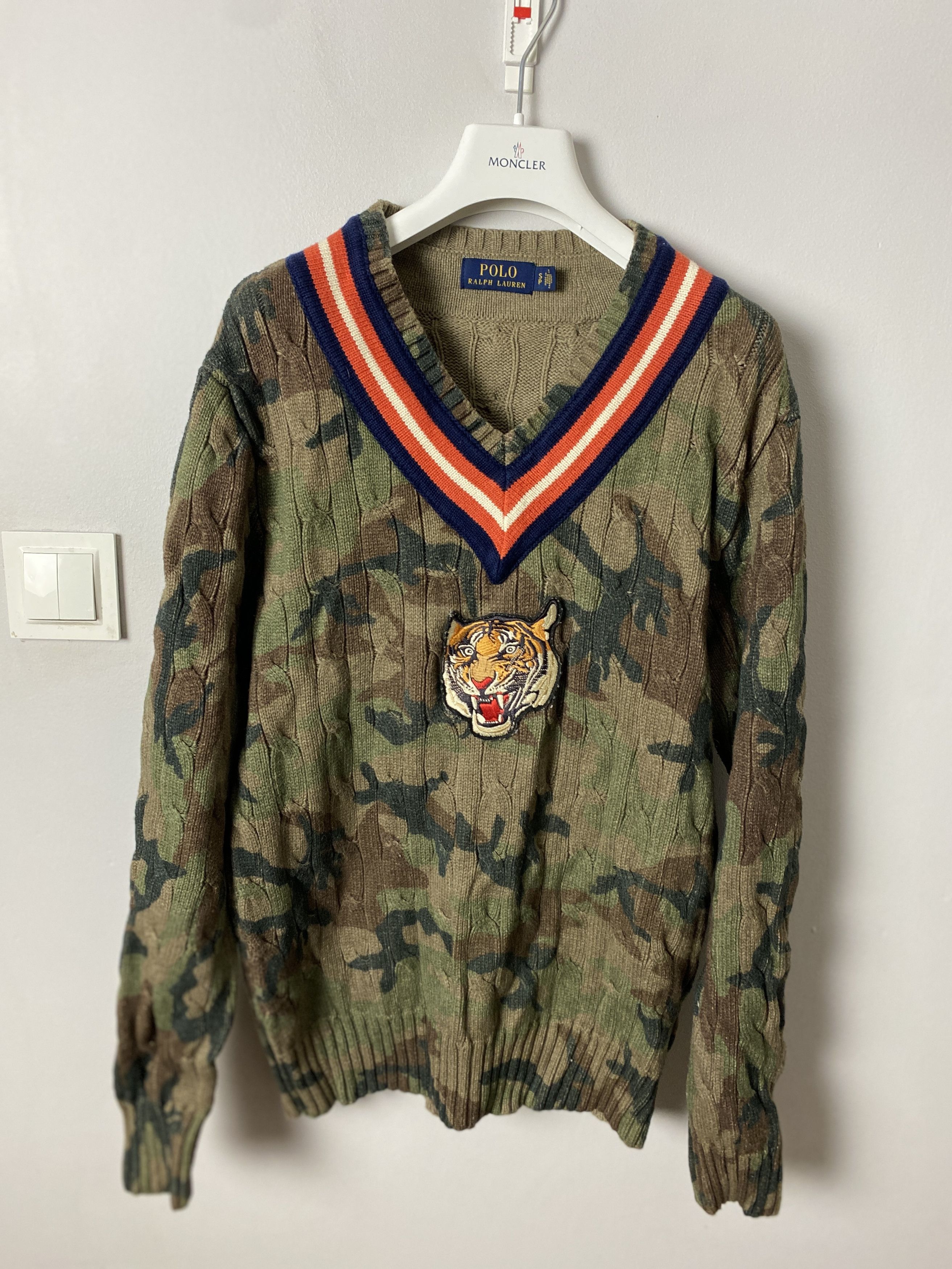 image of Polo Ralph Laurent Camo Tiger Patch Cable Knit V-Neck Sweater, Men's (Size Small)
