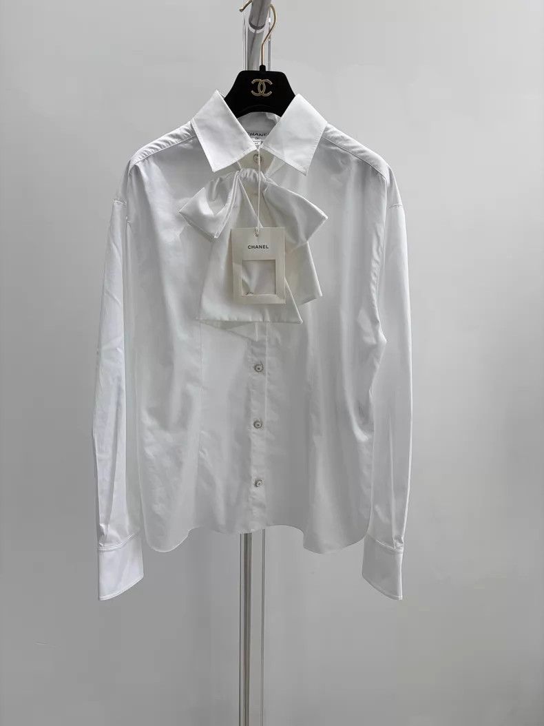 Chanel Chanel White bow shirt for autumn and winter Size S / US 4 / IT 40 - 1 Thumbnail