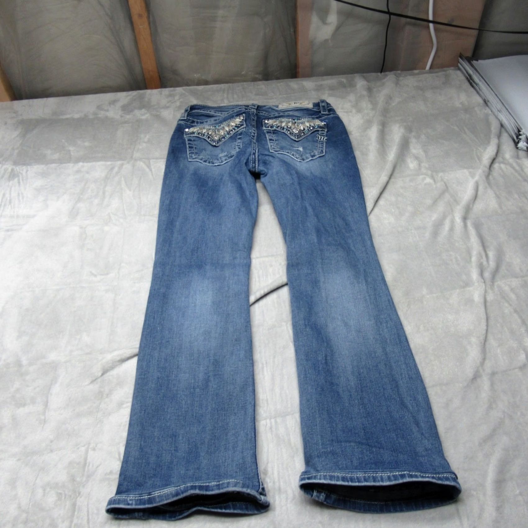Miss Me VINTAGE Miss Me Jeans Womens Bootcut Denim 27x28 Blue Mid Rise Embroidered Rhinestone Logo Distressed 5-Pocket Mens Womens Girls Size 27" / US 4 / IT 40 - 2 Thumbnail