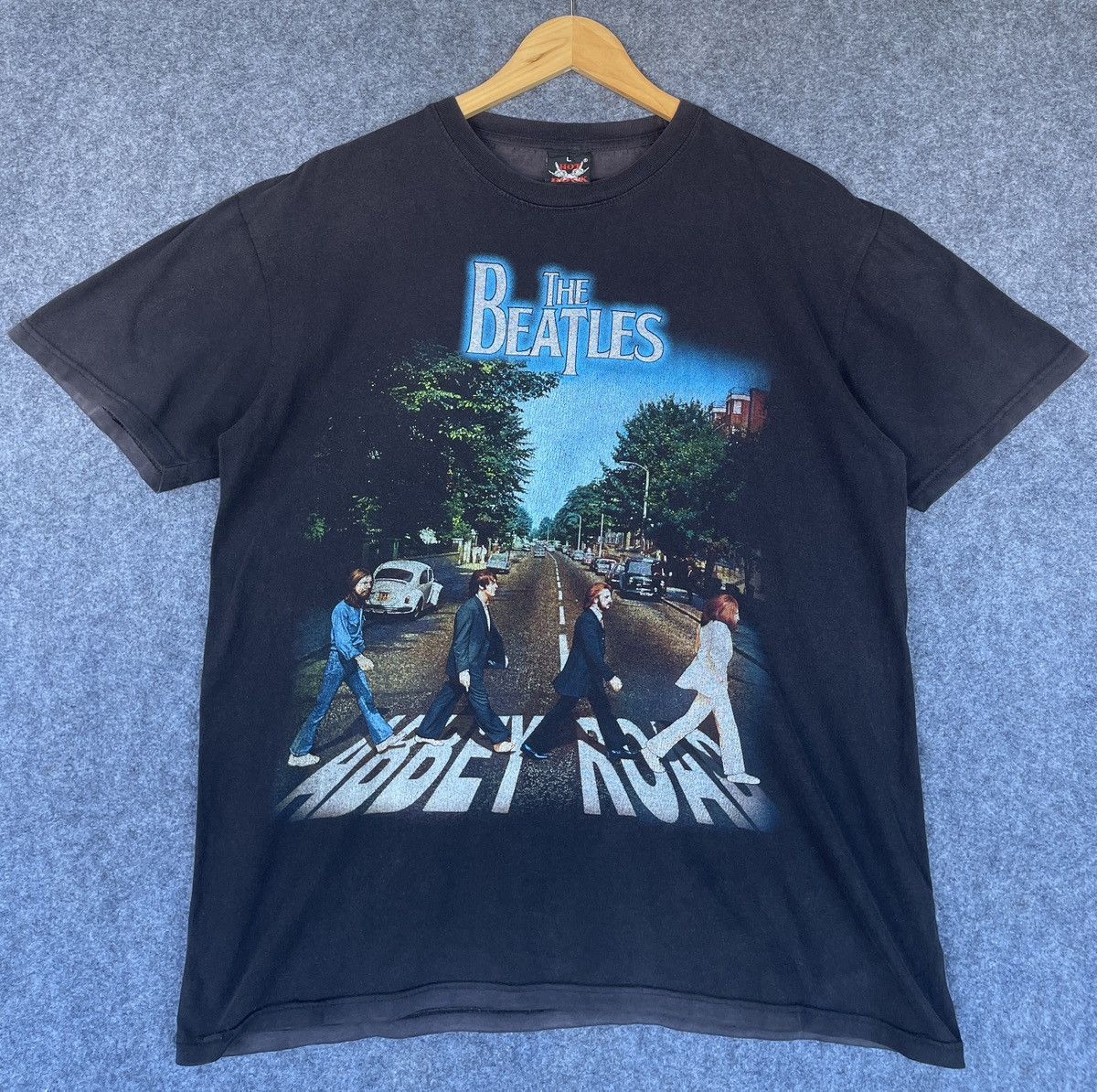 Band Tees Vintage90s Sun Faded 🔥THE BEATLES🔥Abbey Road Thrashed Tshirt Size US L / EU 52-54 / 3 - 1 Thumbnail
