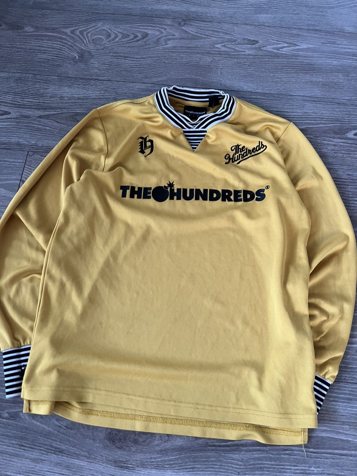 Japanese Brand × The Hundreds ‼️The Hundreds Big Printed Back Logo Jersey Style Tee‼️ Size US S / EU 44-46 / 1 - 6 Thumbnail