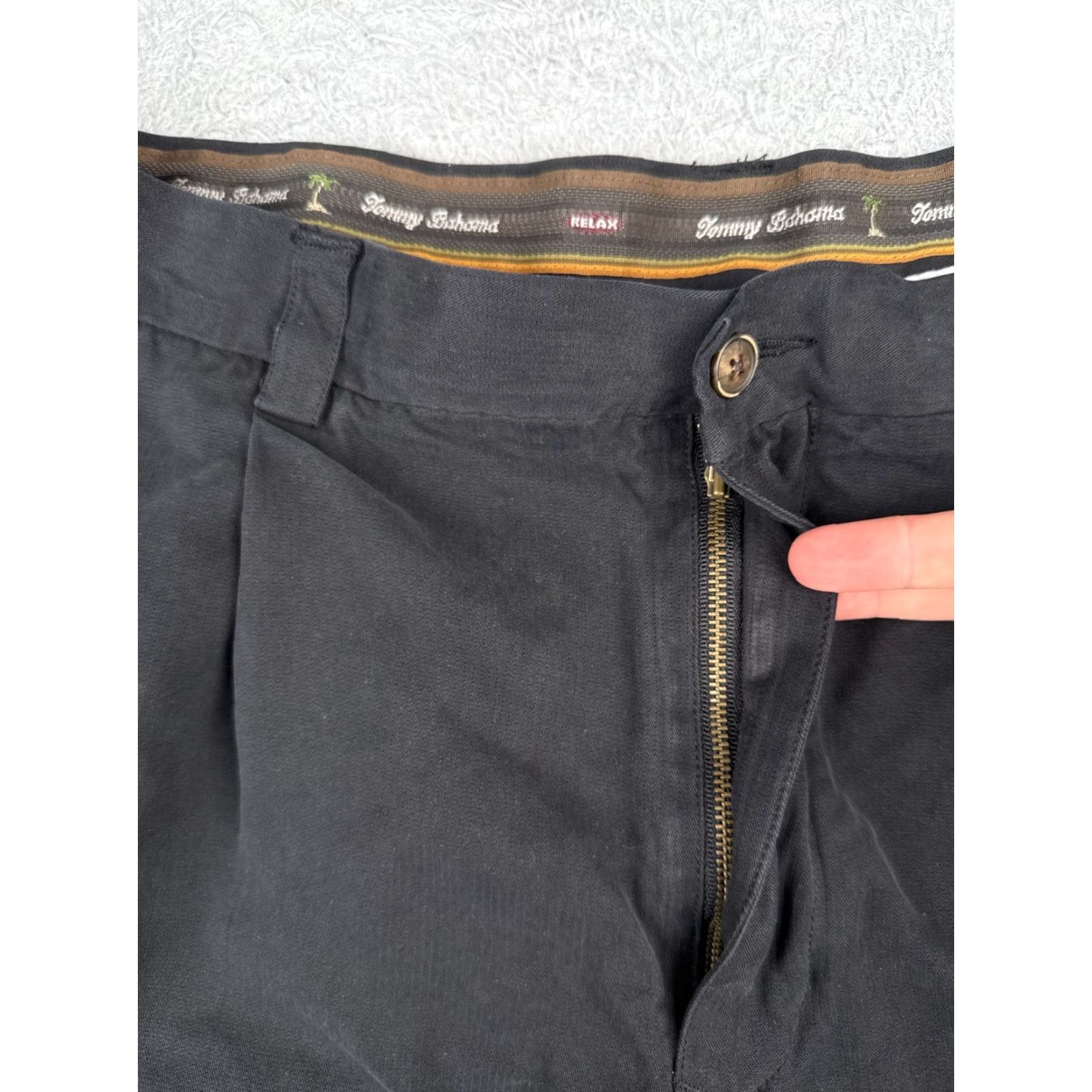 Tommy Bahama VINTAGE Tommy Bahama Bermuda Shorts Men 36 Black Silk Pleated Beach 9in Inseam Adult Regular Mens Size US 36 / EU 52 - 6 Thumbnail