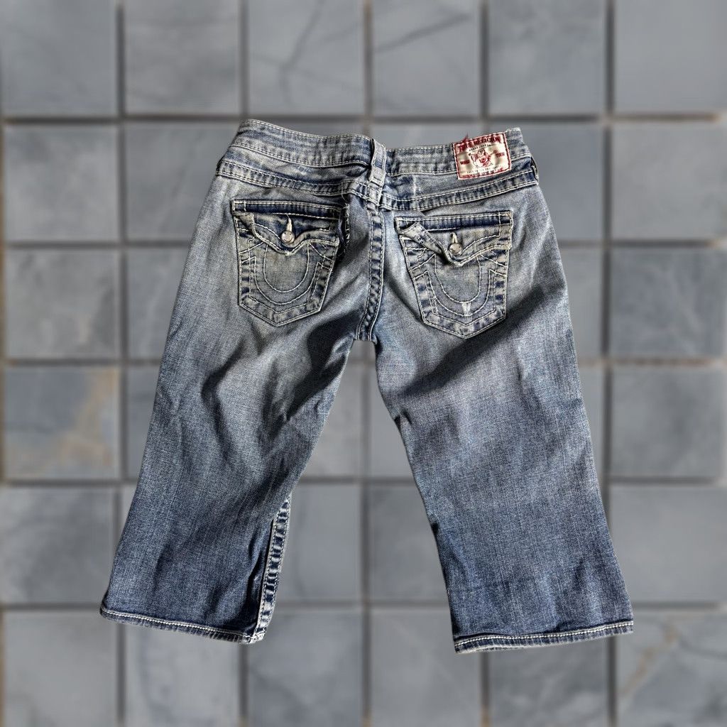 True Religion VINTAGE True Religion Capri Jeans Womens 27 Blue Rhinestone Flap Pockets Denim USA Size 27" / US 4 / IT 40 - 1 Thumbnail