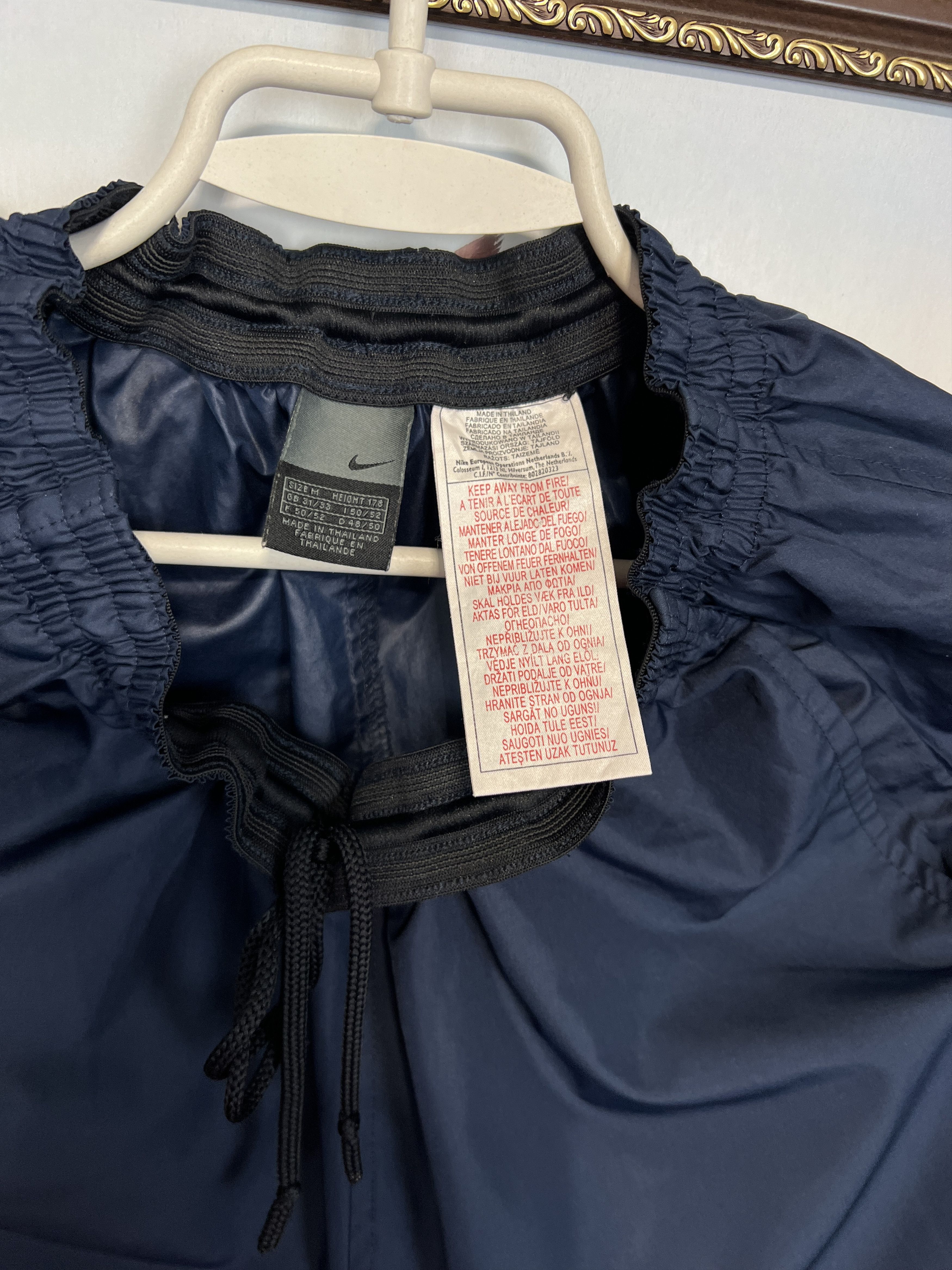 Nike Vintage Nike Sunderland Shorts Football Soccer Athletic Rare Size US 32 / EU 48 - 7 Thumbnail