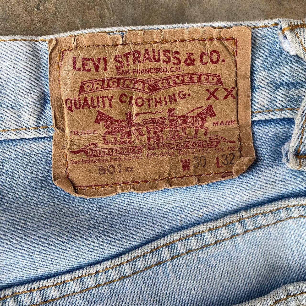 Levi's Vintage Clothing Vintage 90s Levi's 501 Distressed Dirty Wash Faded Grunge Size US 29 - 16 Thumbnail