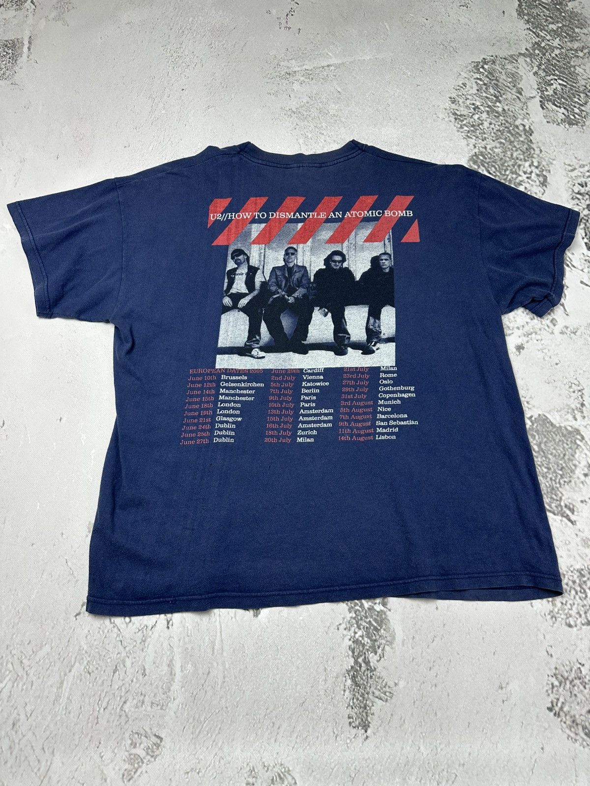 Band Tees Vintage 2005 U2 HOW TO DISMANTLE AN ATOMIC BOMB Shirt Tee Size US XL / EU 56 / 4 - 7 Thumbnail