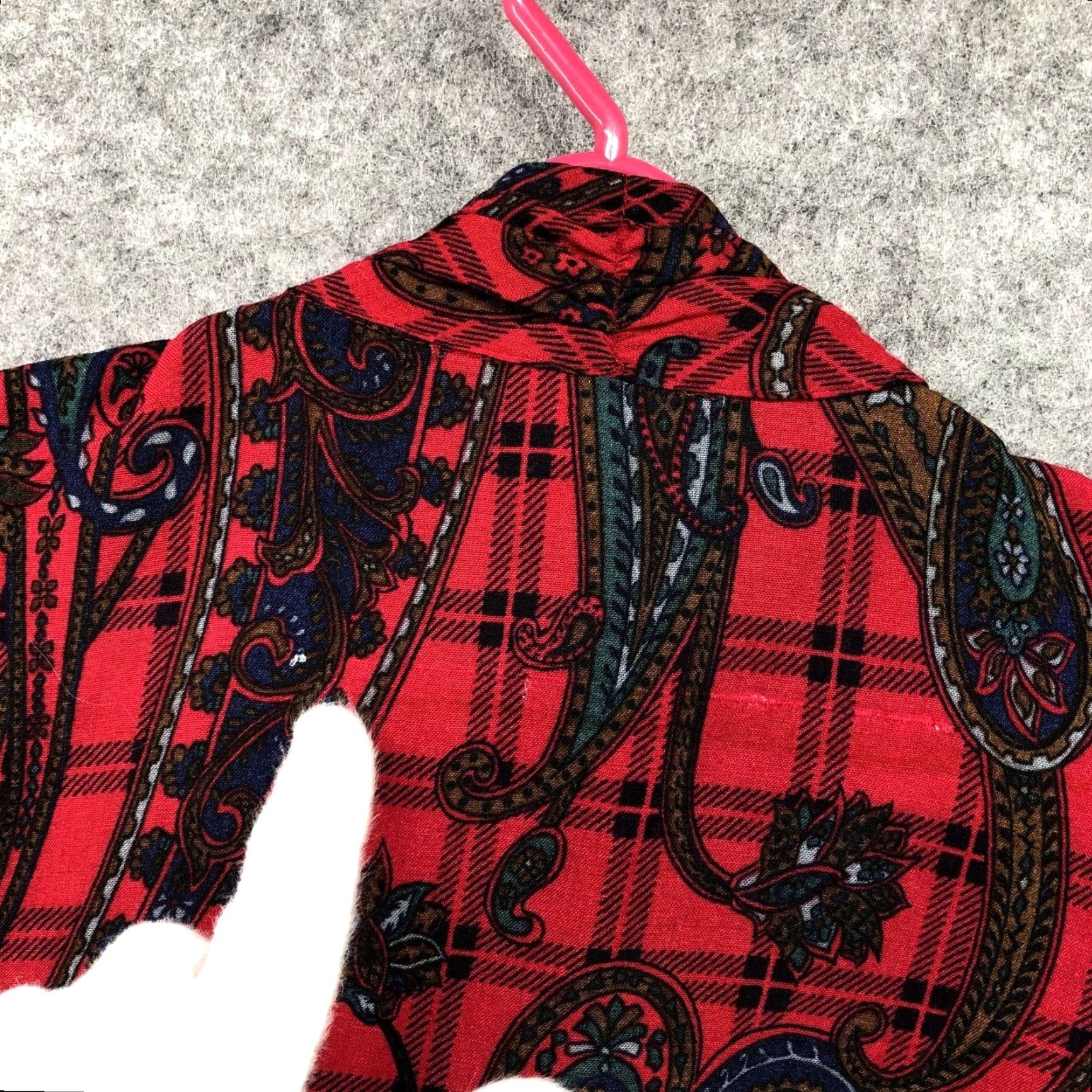 Vintage VINTAGE Koret Paisley Blouse Womens 4P Long Sleeve Red Rayon Button Down 90s Boho Size S / US 4 / IT 40 - 3 Thumbnail