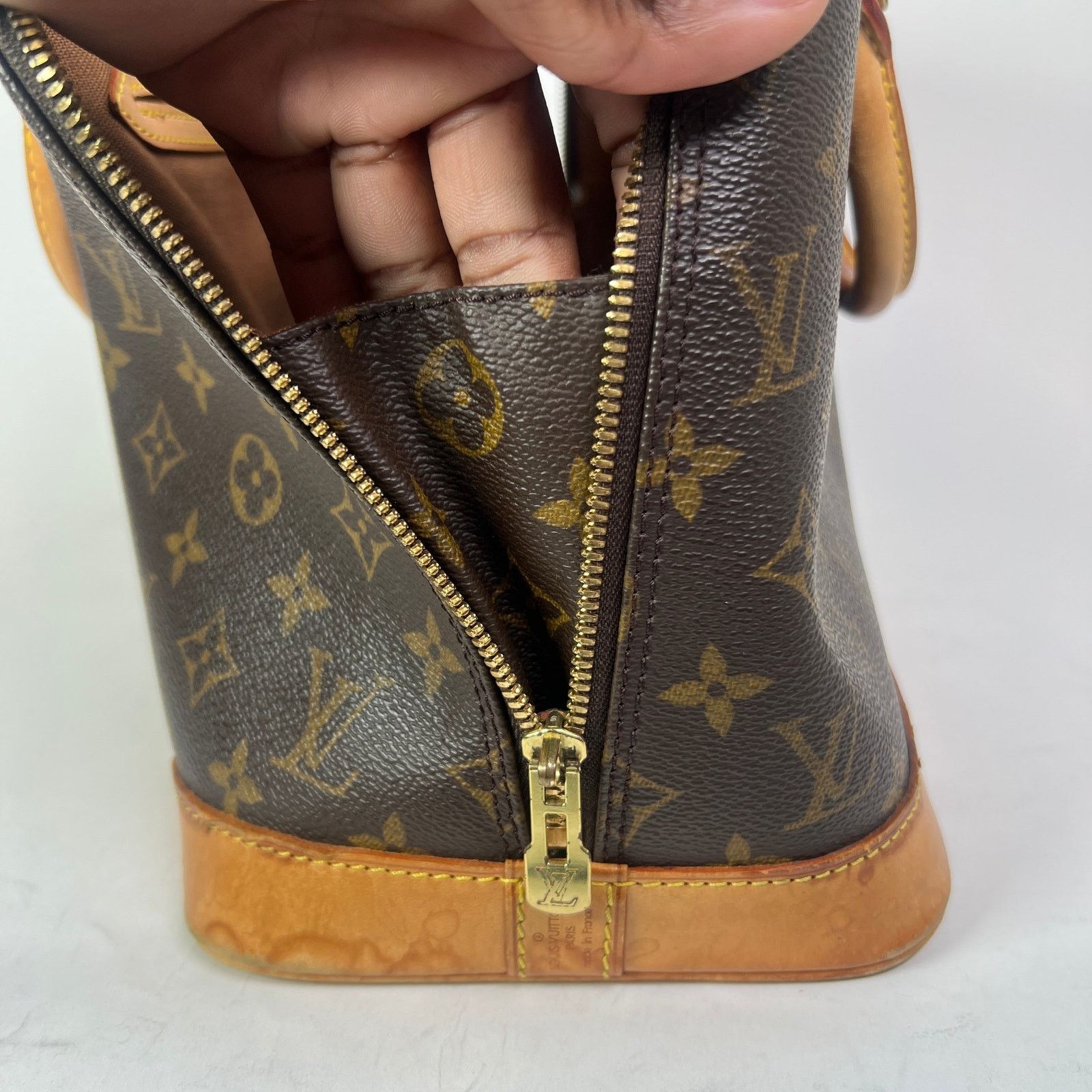 Louis Vuitton Louis Vuitton Vintage Monogram Alma PM Bag Size ONE SIZE - 11 Thumbnail