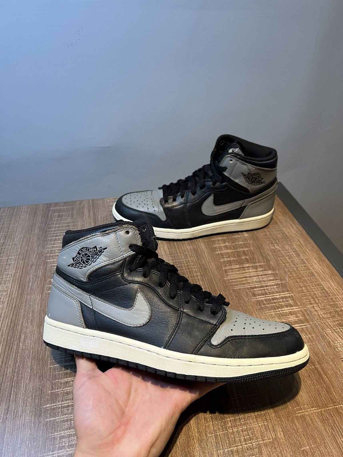 Jordan Brand Men's 2013 Nike Air Jordan 1 Retro High OG Shadow Size 9 Size US 9 / EU 42 - 1 Thumbnail