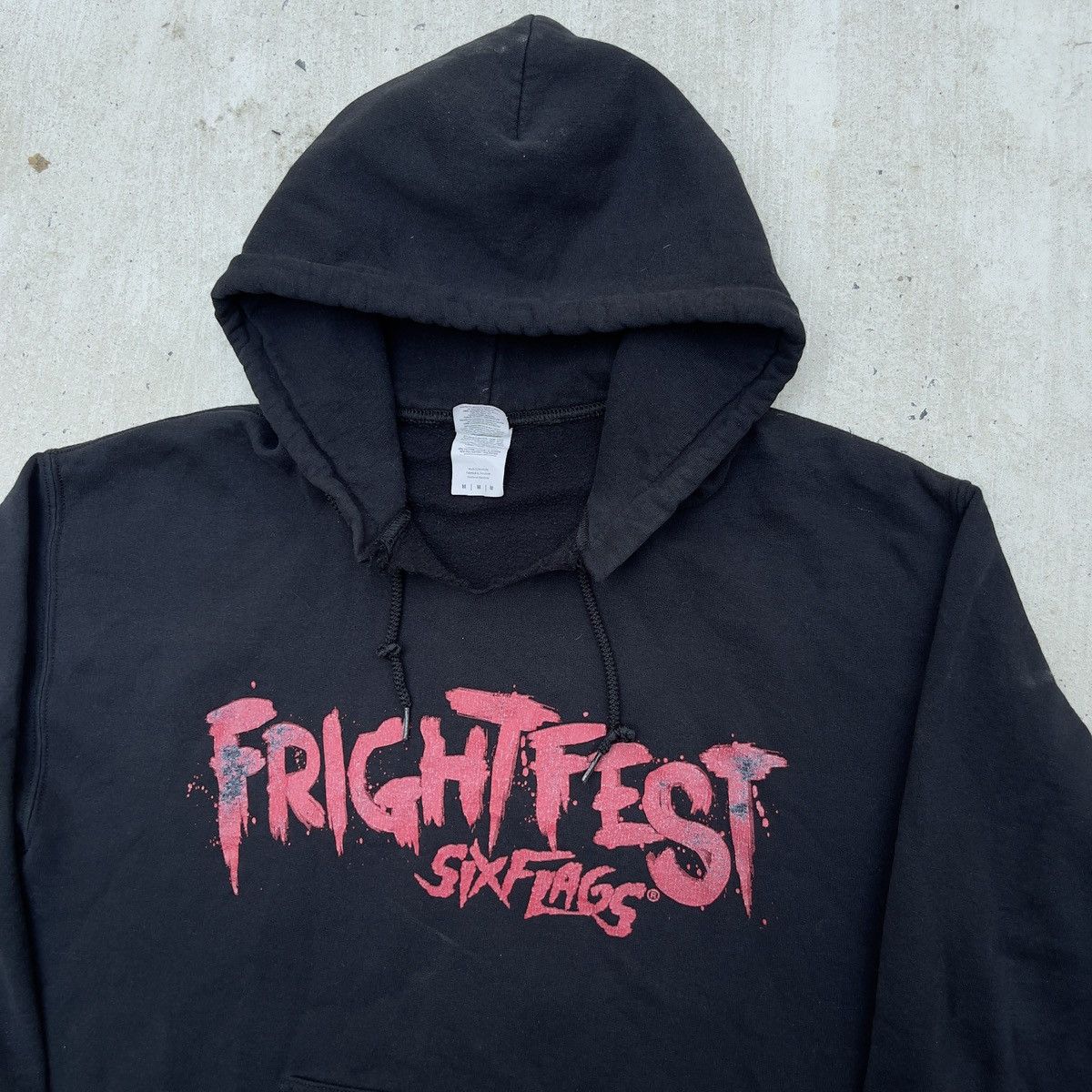 Vintage Vintage Thrashed SIX FLAGS FRIGHT FEST MAGIC MOUNTAIN Hoodie Size US M / EU 48-50 / 2 - 2 Thumbnail