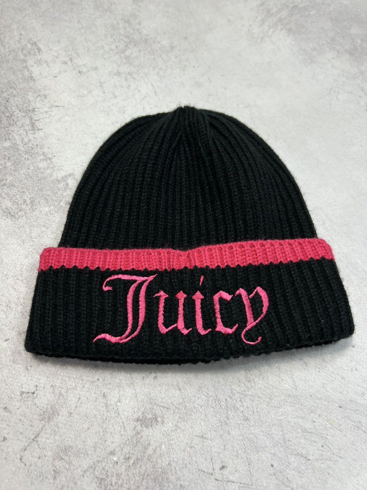 Juicy Couture Y2K Juicy Couture Beanie Black Pink Stripe Gothic Logo Knit Size ONE SIZE - 4 Thumbnail