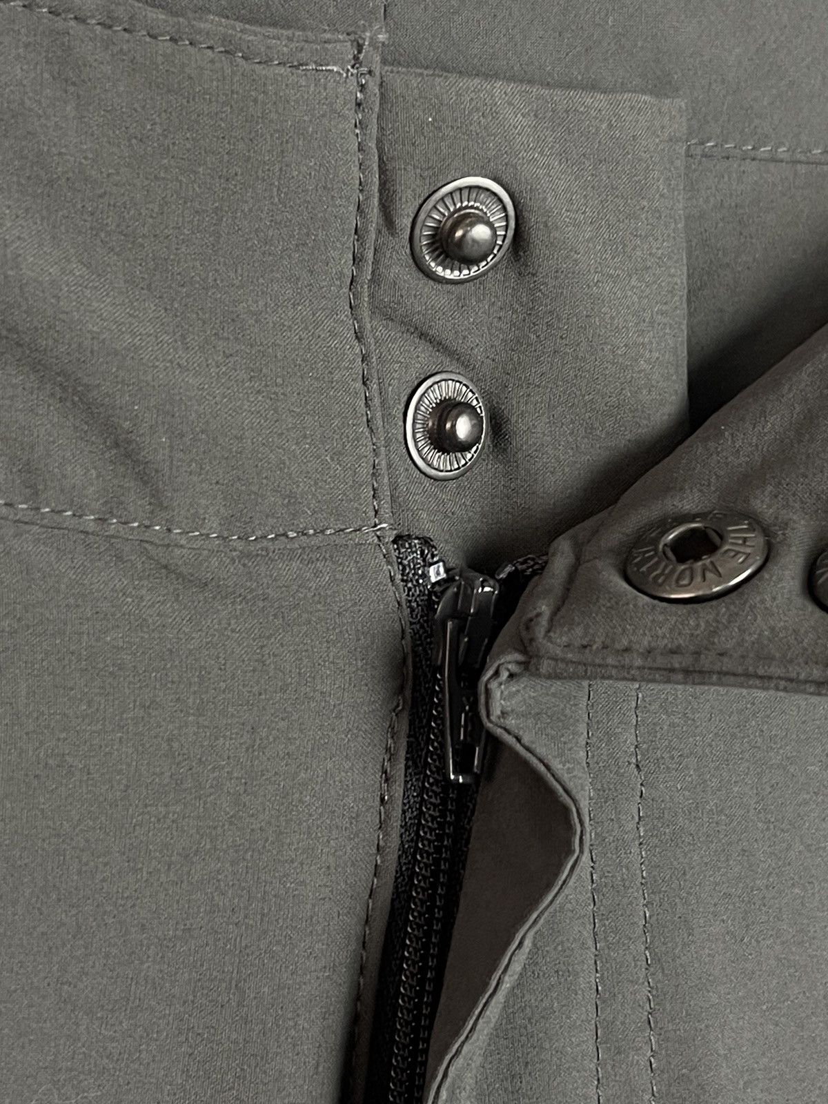 The North Face The North Face Outdoor Grey Cargo Transformer Pants WMNS Size 8 Size 30" / US 8 / IT 44 - 19 Thumbnail