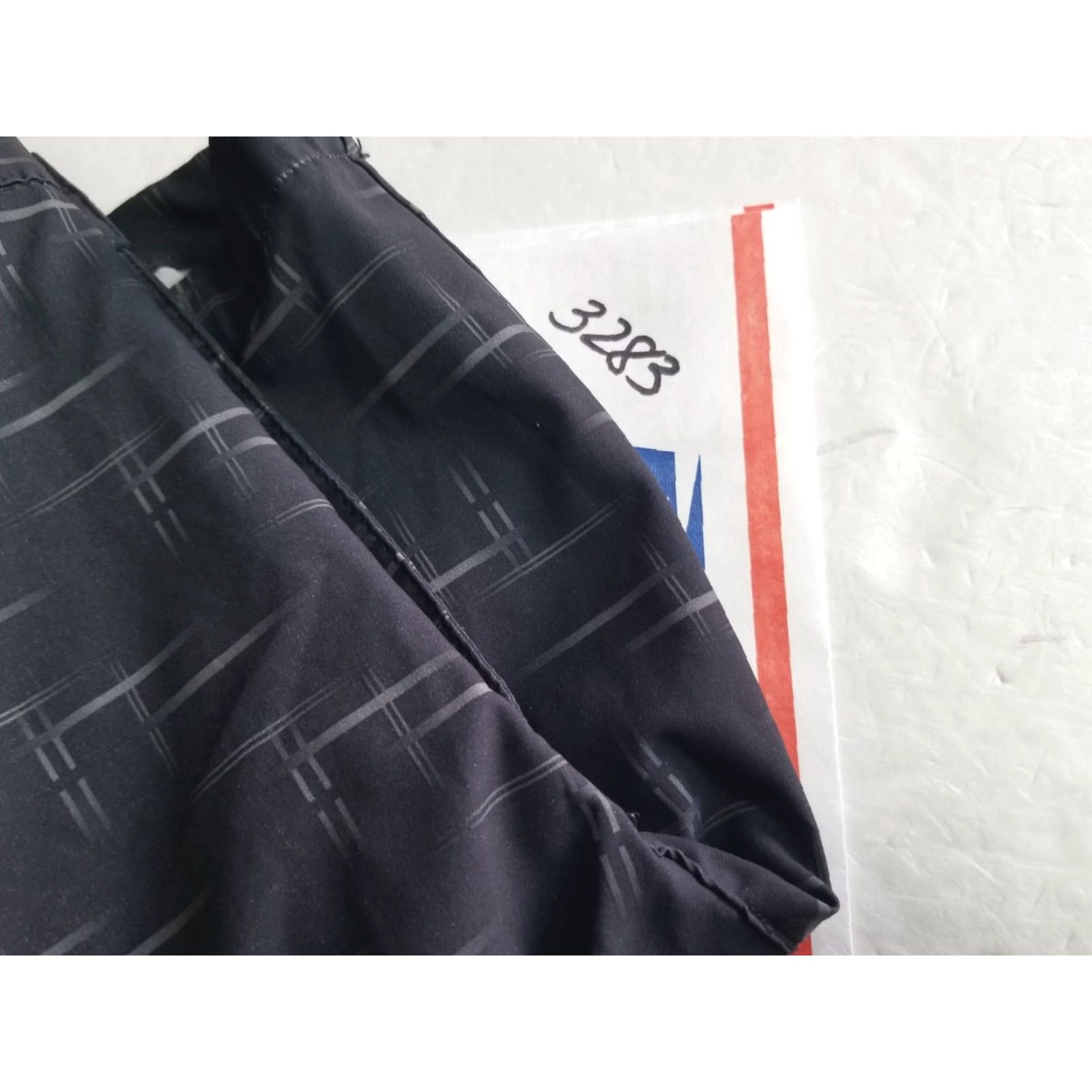 TravisMathew Travis Mathew Men's Casual Golf Shorts Stretch Size 34 Black Button Flat Front Pockets Inseam 9 in Lightweigh t No Tag Size US 34 / EU 50 - 7 Thumbnail