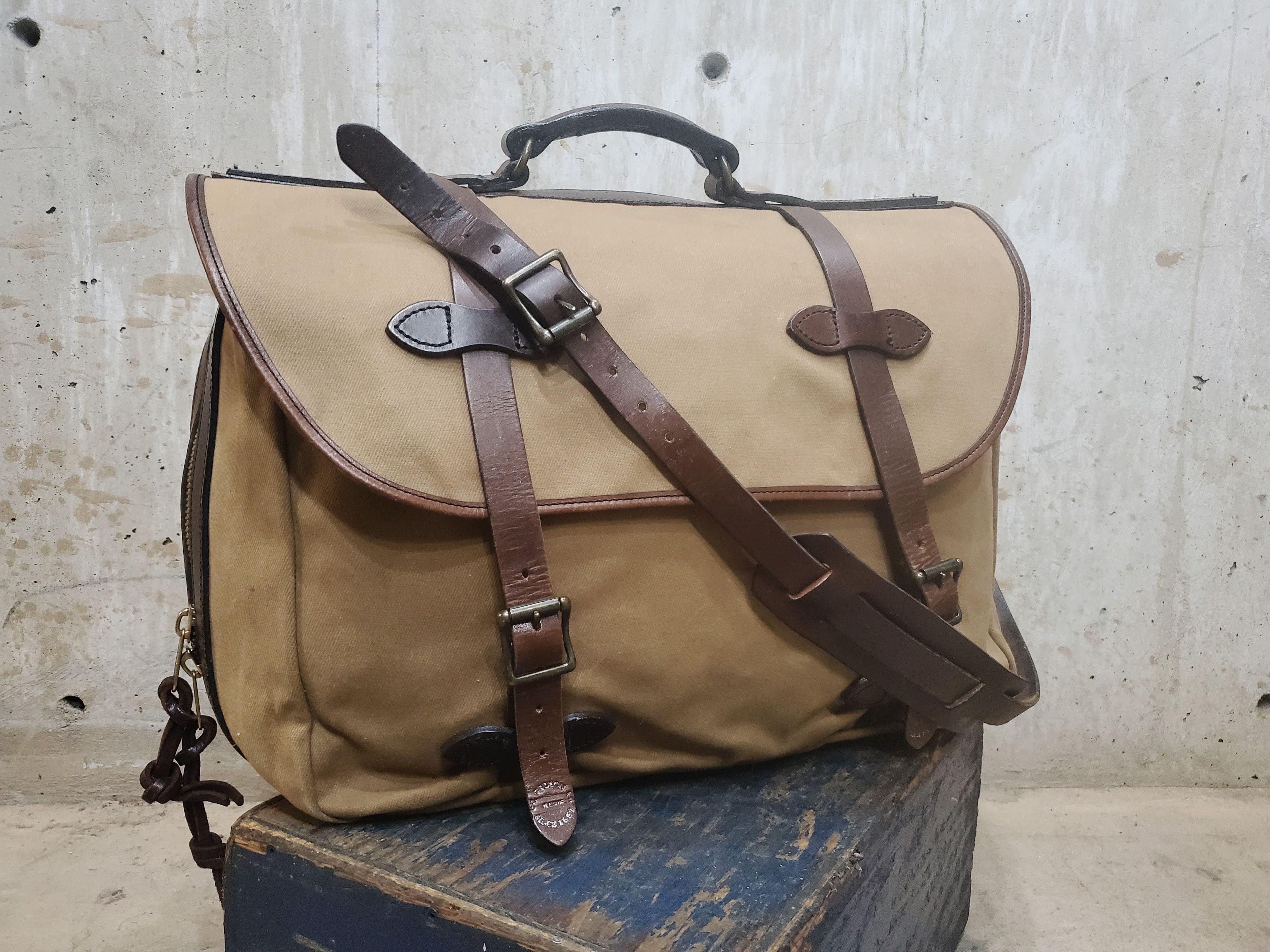 Filson Vintage Pullman Carry On Bag