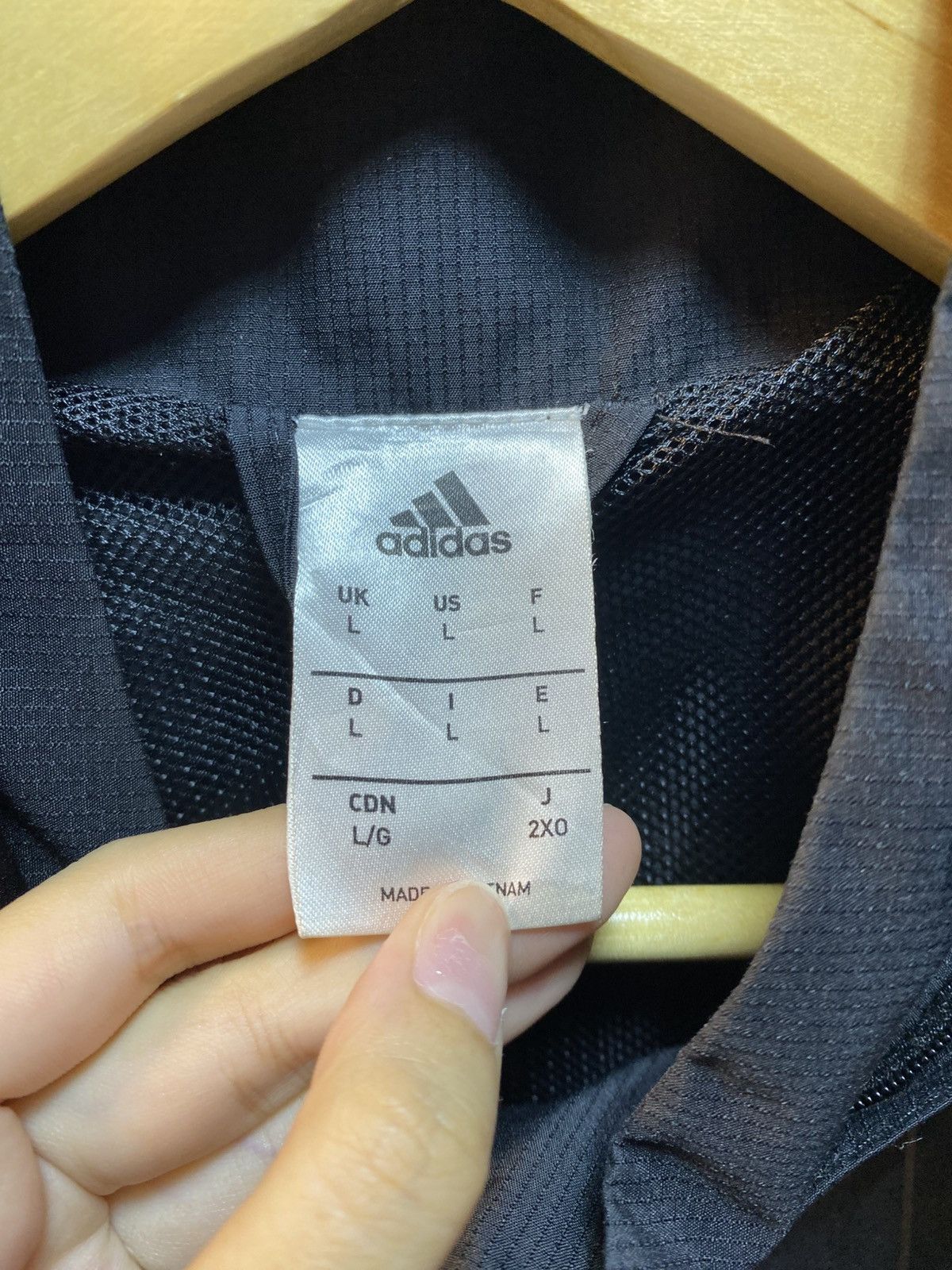 Adidas Y2K Adidas Mercedez Benz Windbreaker Jacket Size US L / EU 52-54 / 3 - 5 Thumbnail