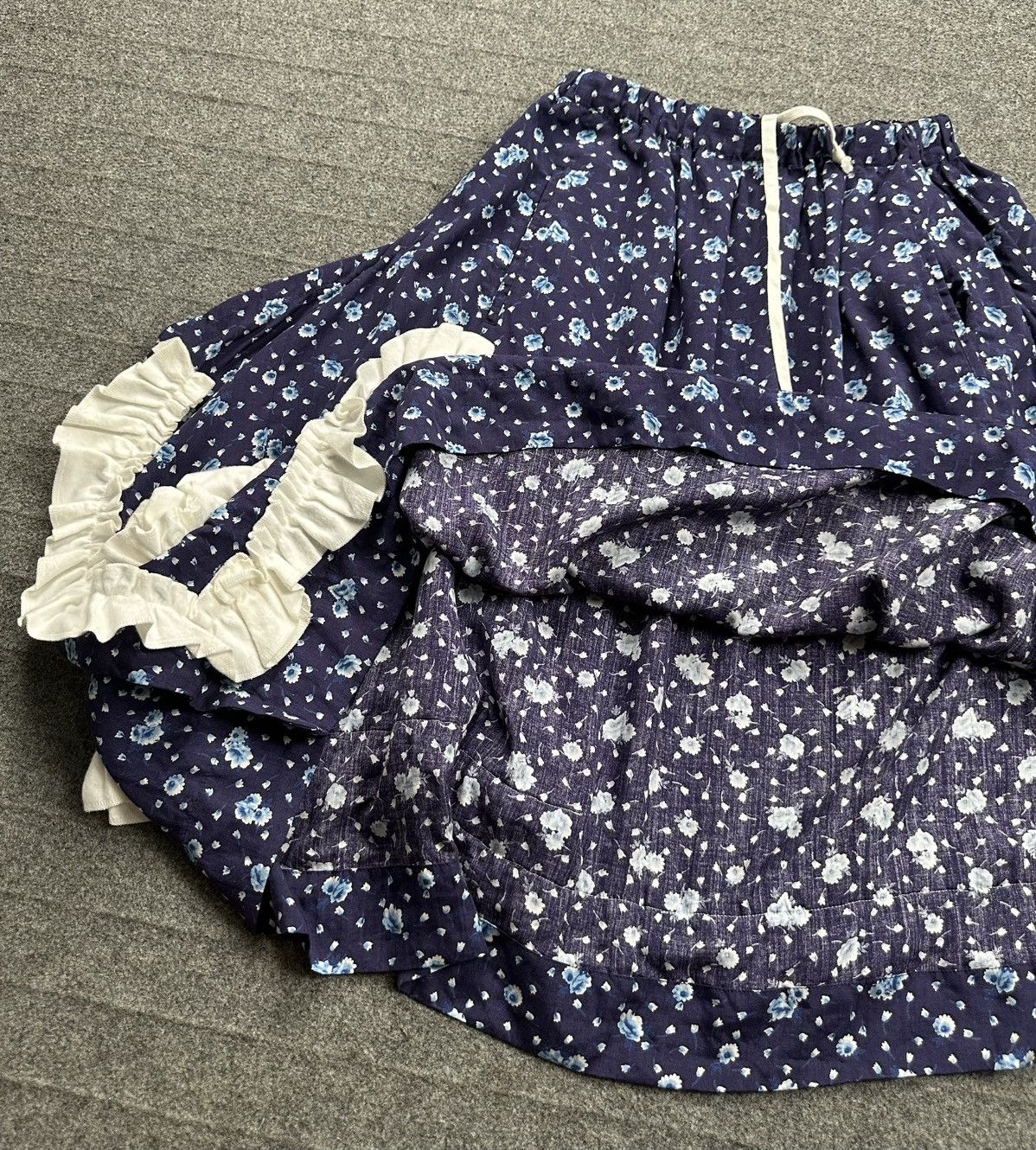 Comme des Garcons Comme Des Garcons - 2021 Floral Print Frill Decorative Patch Size 28" / US 6 / IT 42 - 9 Thumbnail